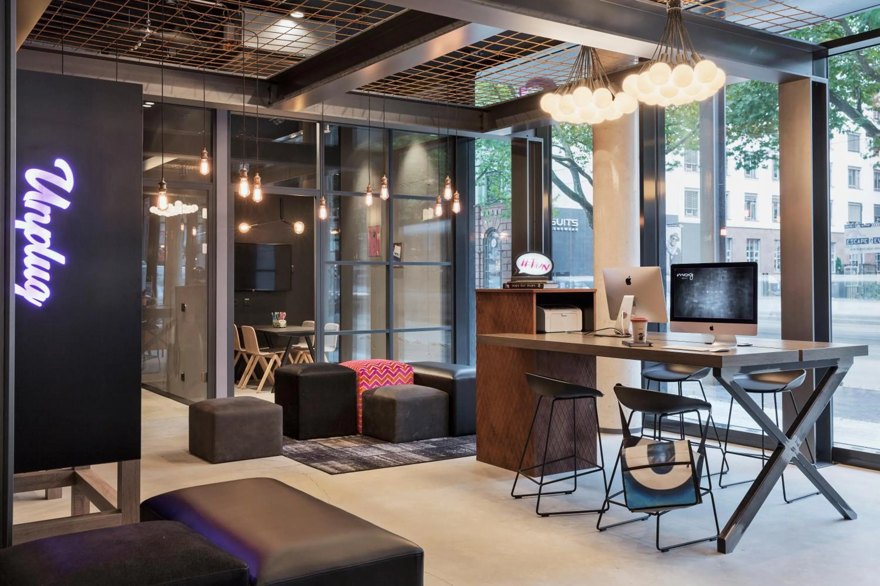 Lobby or reception in MOXY Frankfurt East