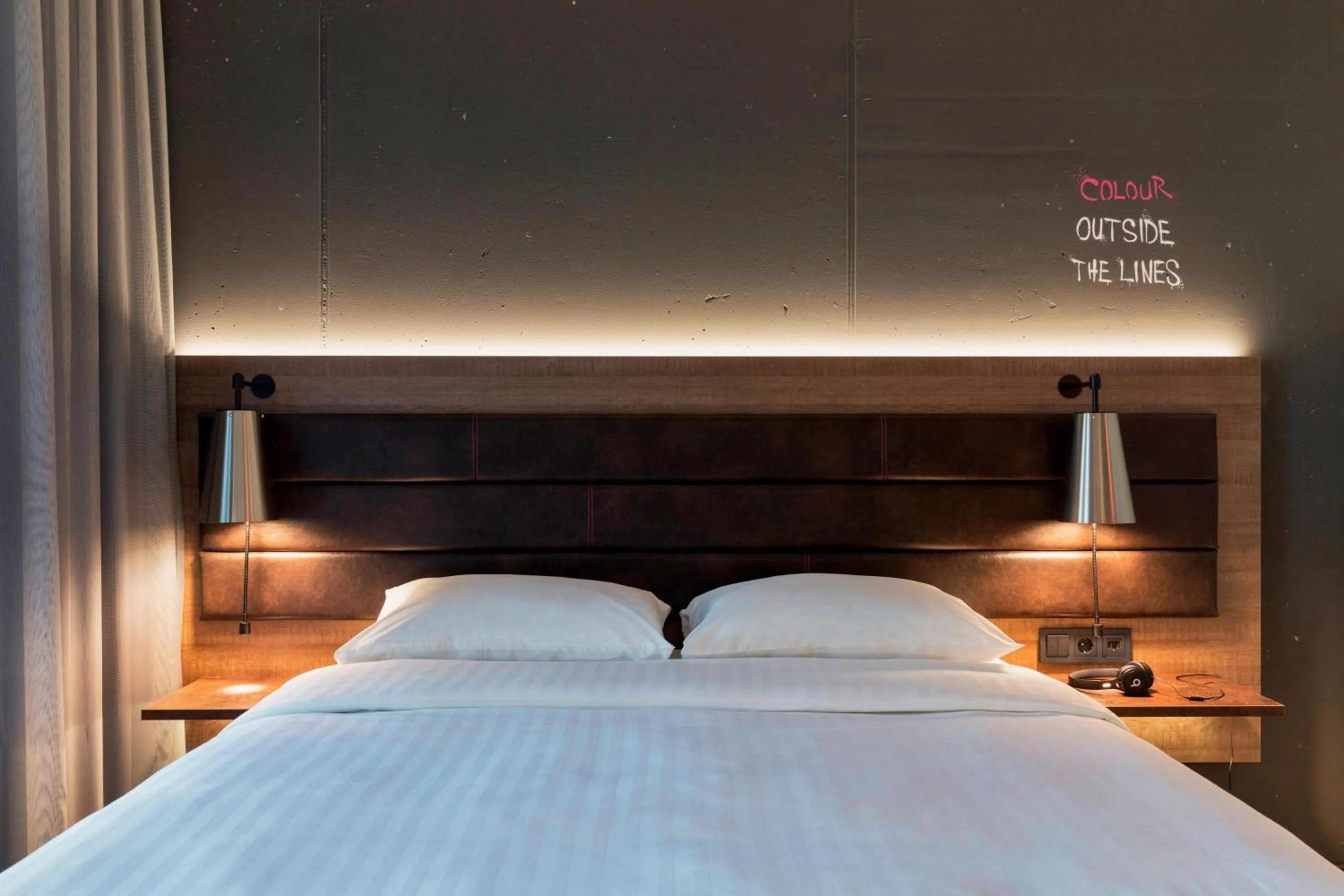Photo of the whole room, Bed in MOXY Frankfurt East