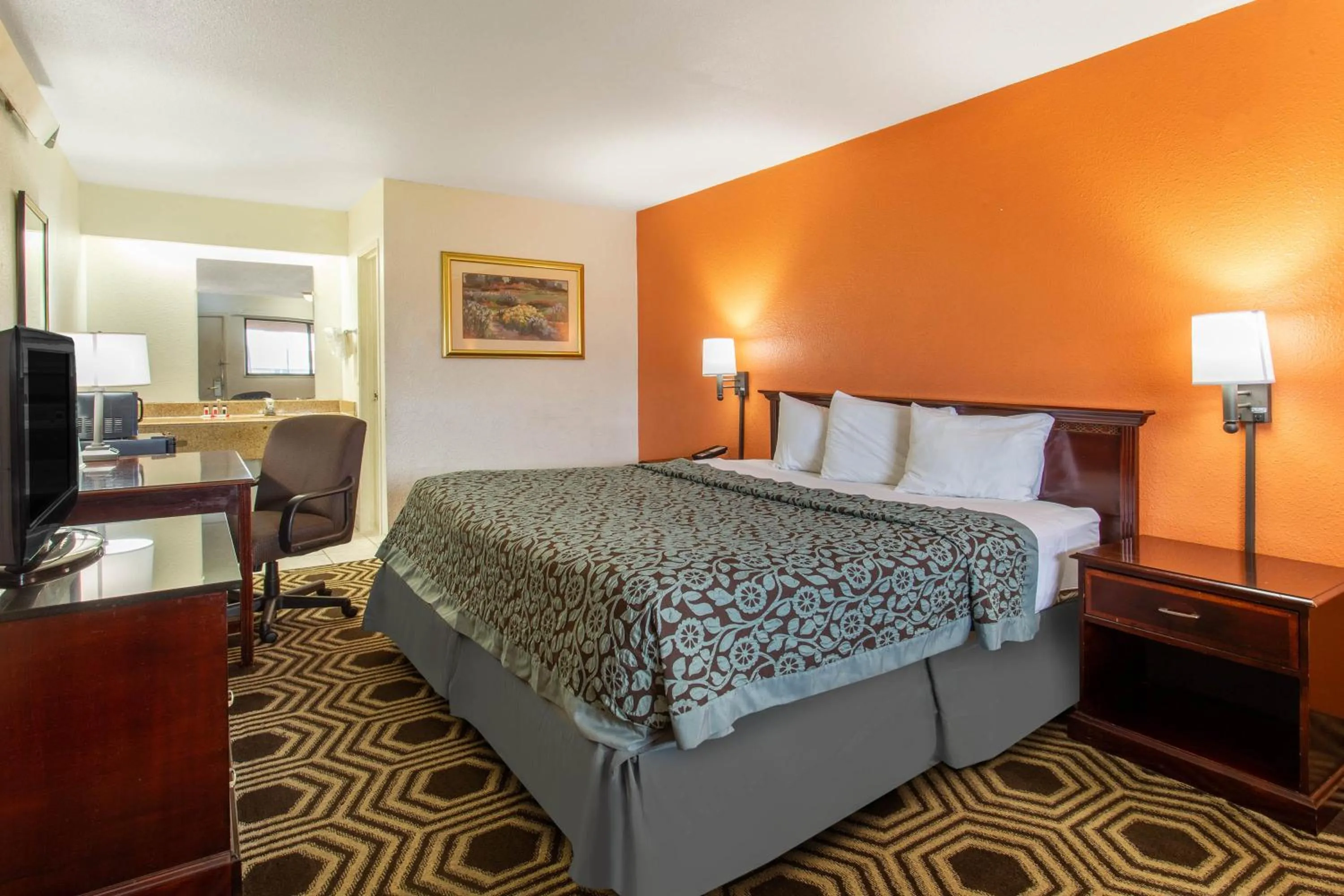 Bed in Travelodge by Wyndham South Holland