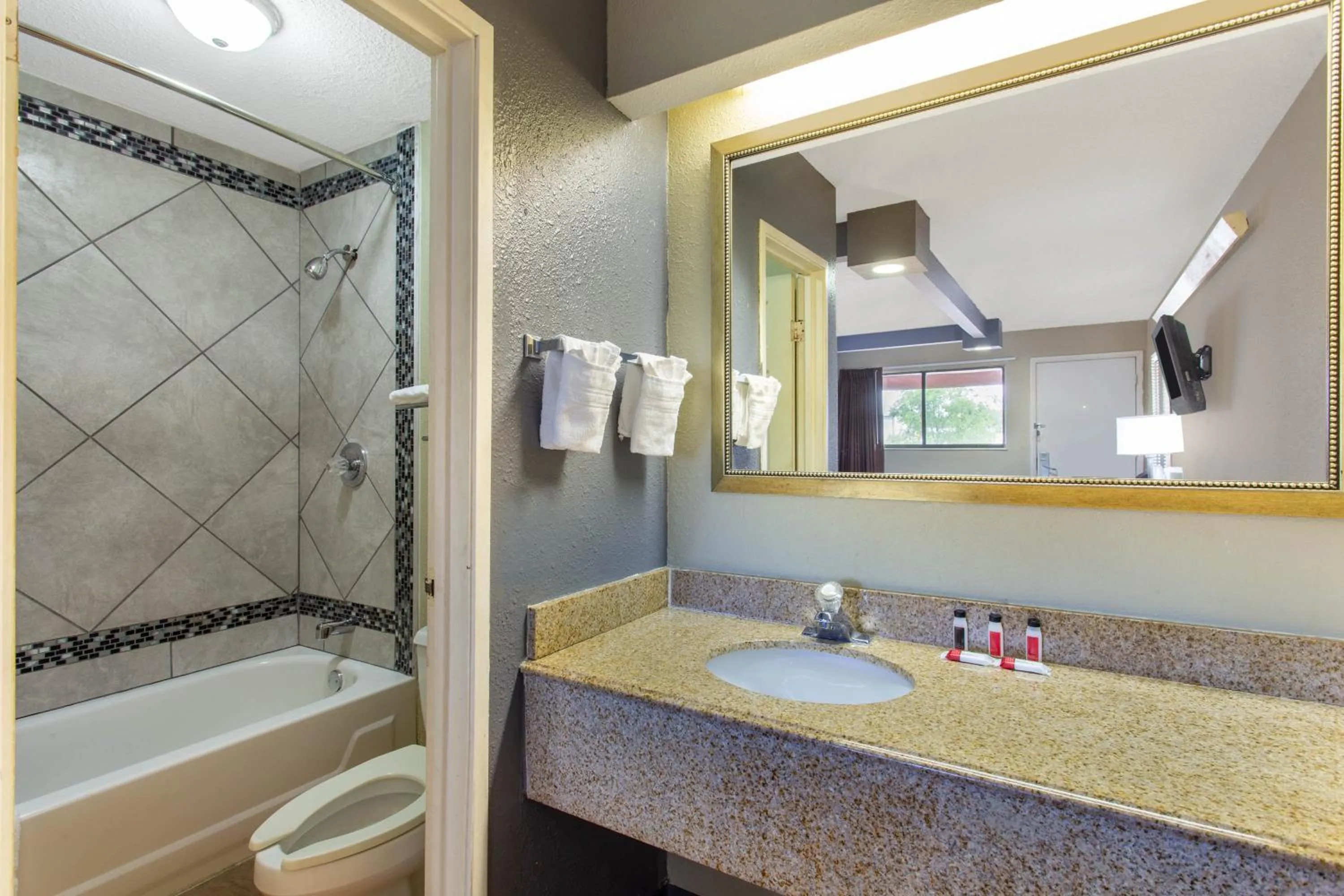 Travelodge by Wyndham South Holland