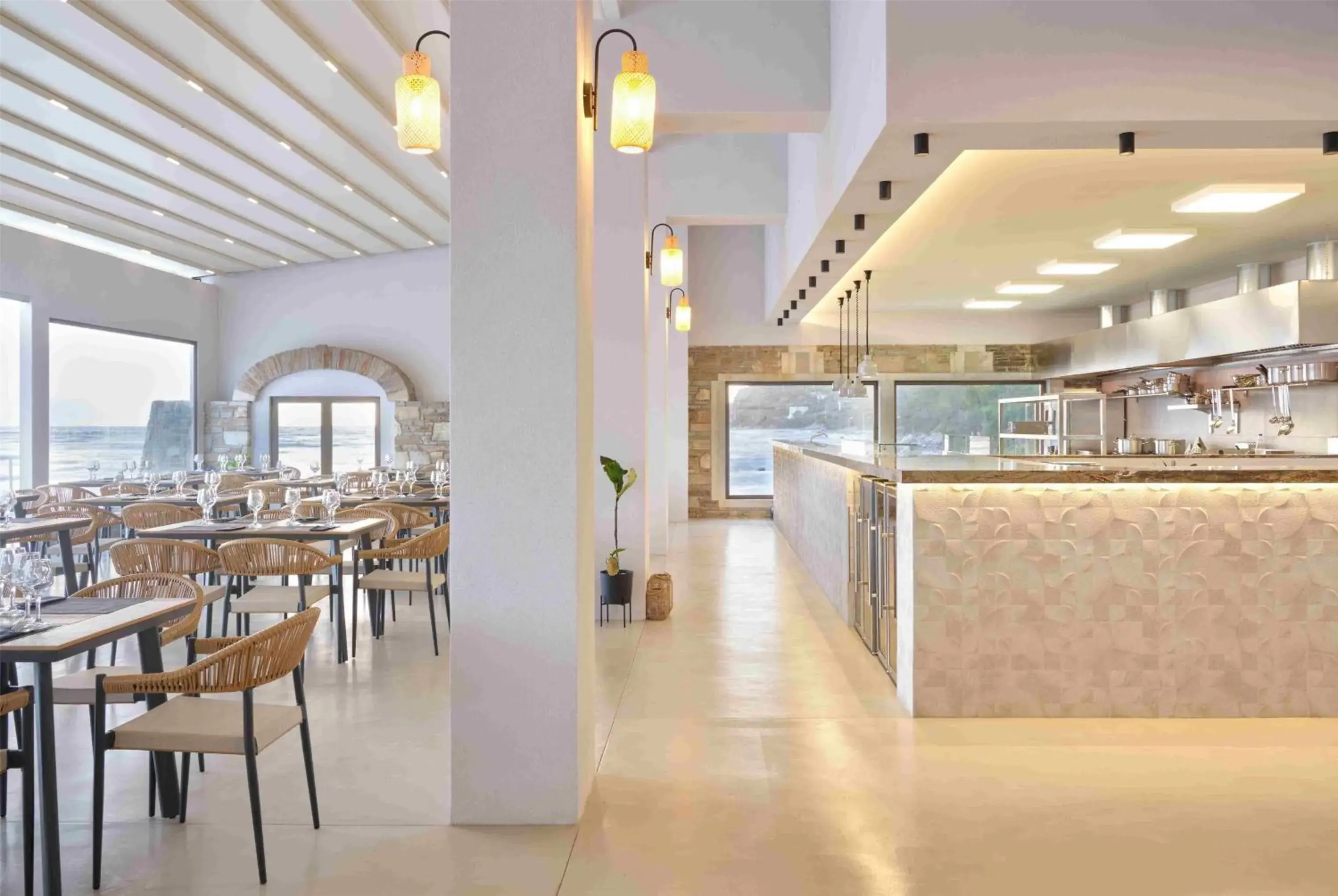 Restaurant/places to eat in Ramada Loutraki Poseidon Resort Restaurant/places to eat in Ramada Loutraki Poseidon Resort