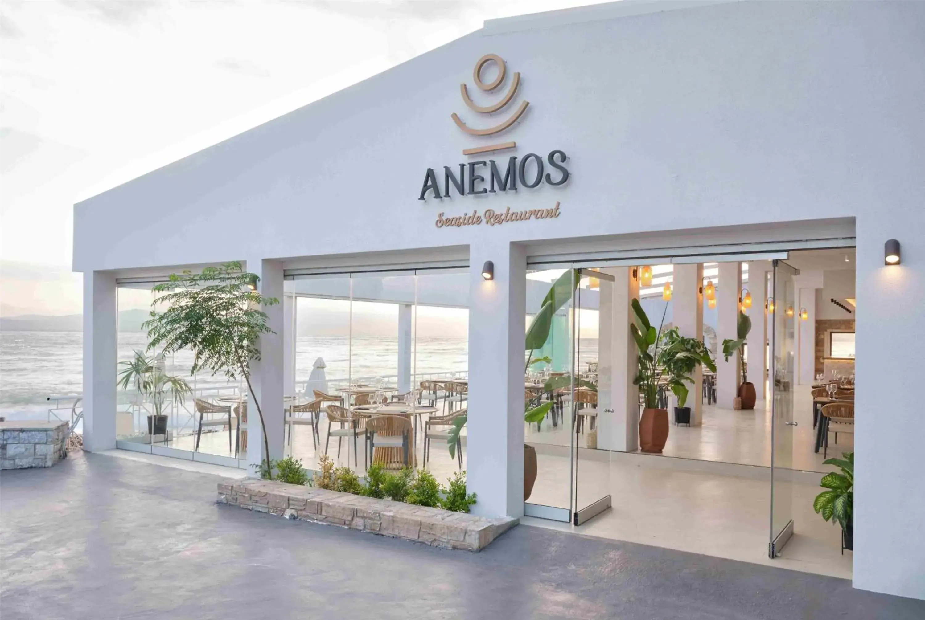 Restaurant/places to eat in Ramada Loutraki Poseidon Resort Restaurant/places to eat in Ramada Loutraki Poseidon Resort