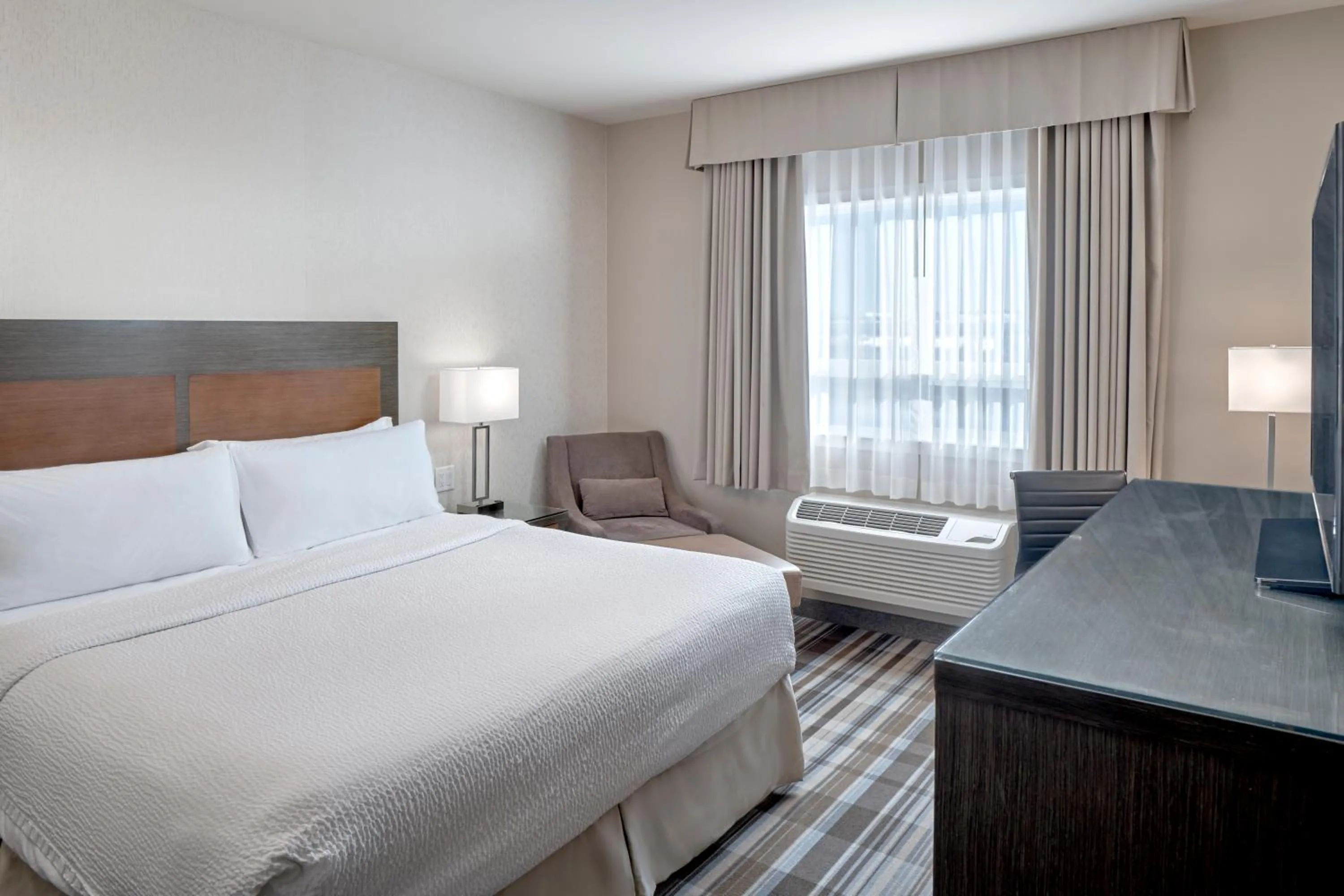 Bedroom, Bed in Fairfield Inn & Suites by Marriott Airdrie