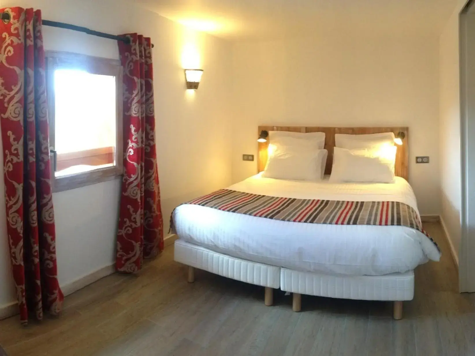 Bedroom, Bed in Auberge Quintessence Bedroom, Bed in Auberge Quintessence