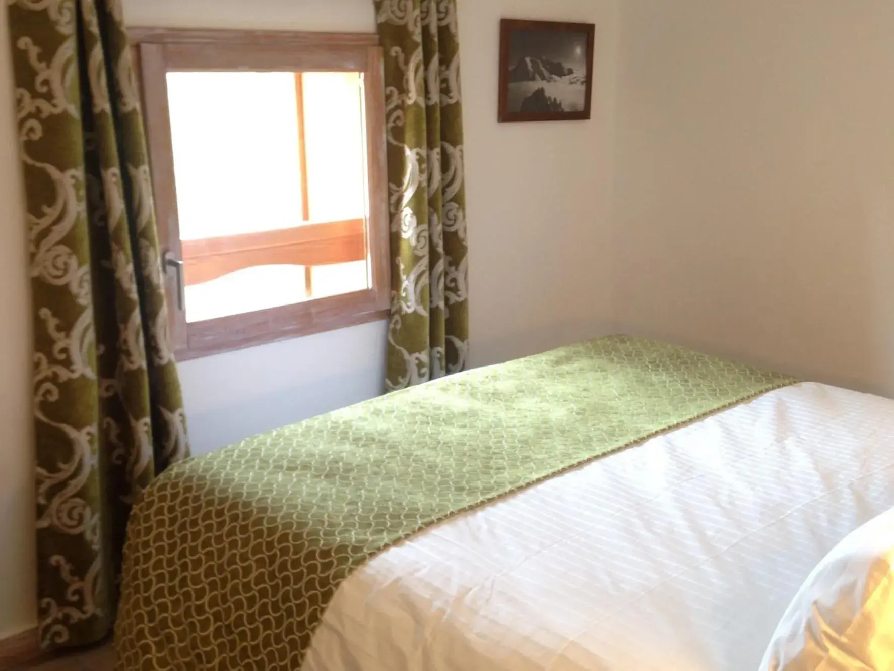 Bedroom, Bed in Auberge Quintessence Bedroom, Bed in Auberge Quintessence