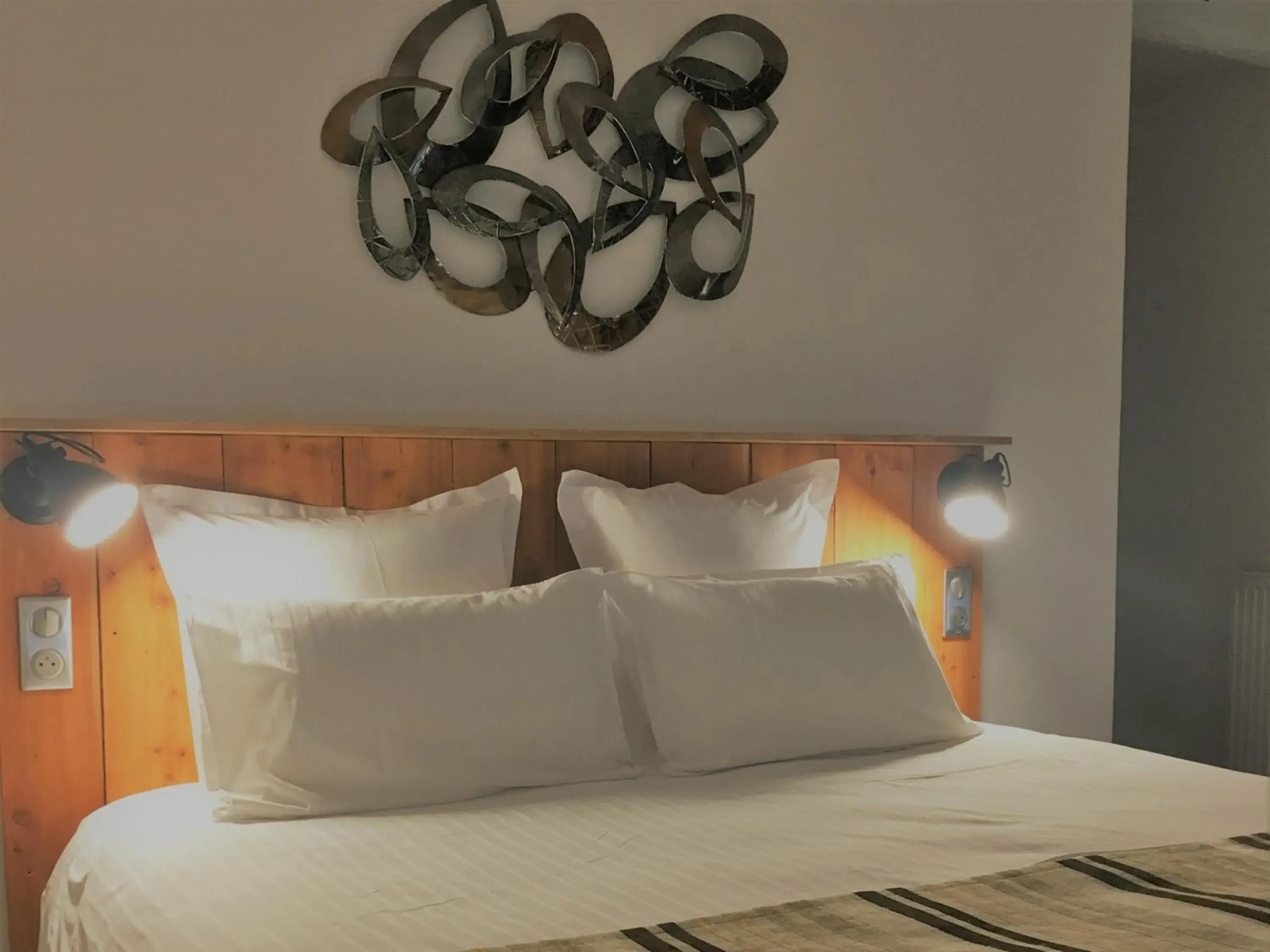 Bedroom, Bed in Auberge Quintessence Bedroom, Bed in Auberge Quintessence