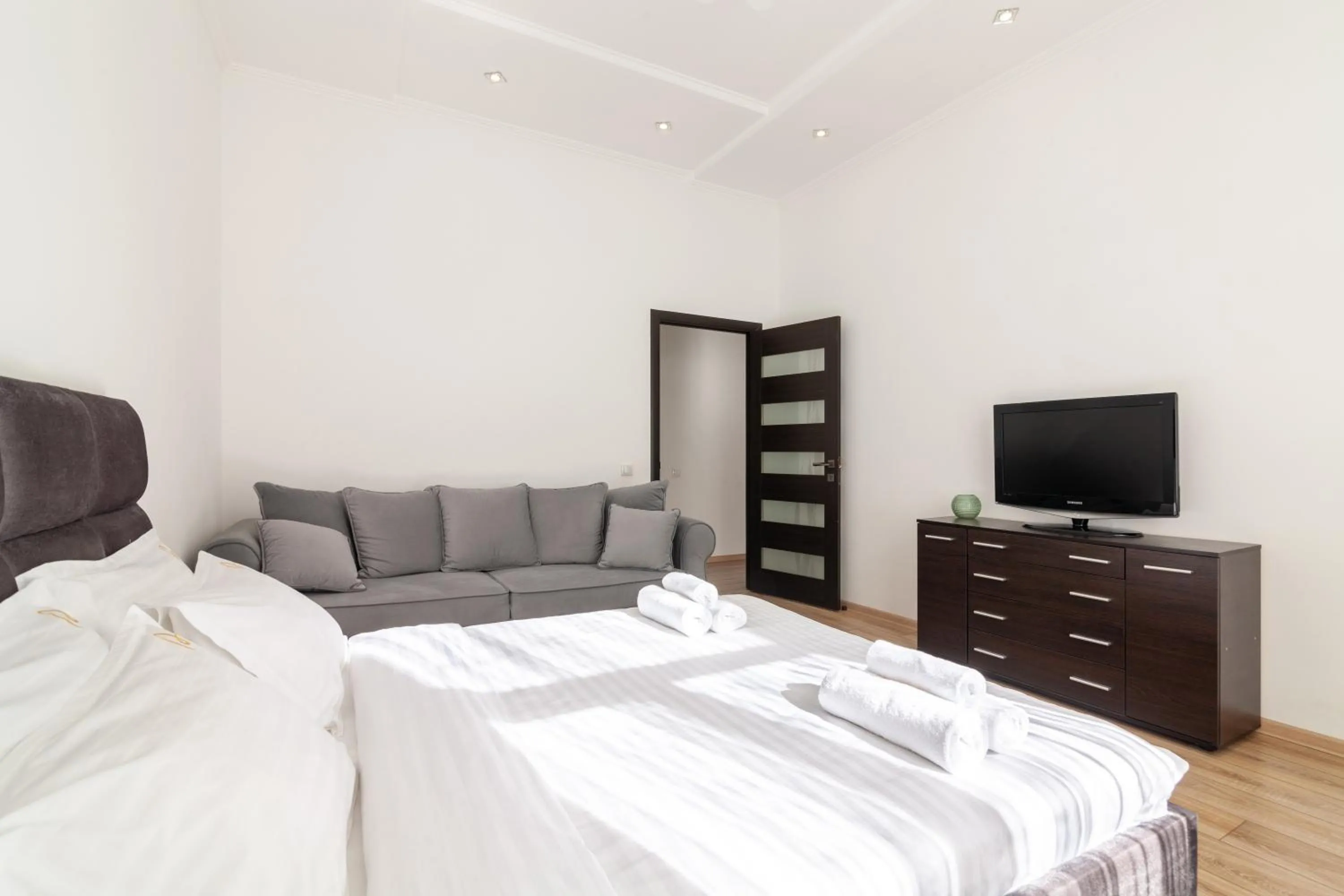 Bed in Avangard Liberty Avenue Apart