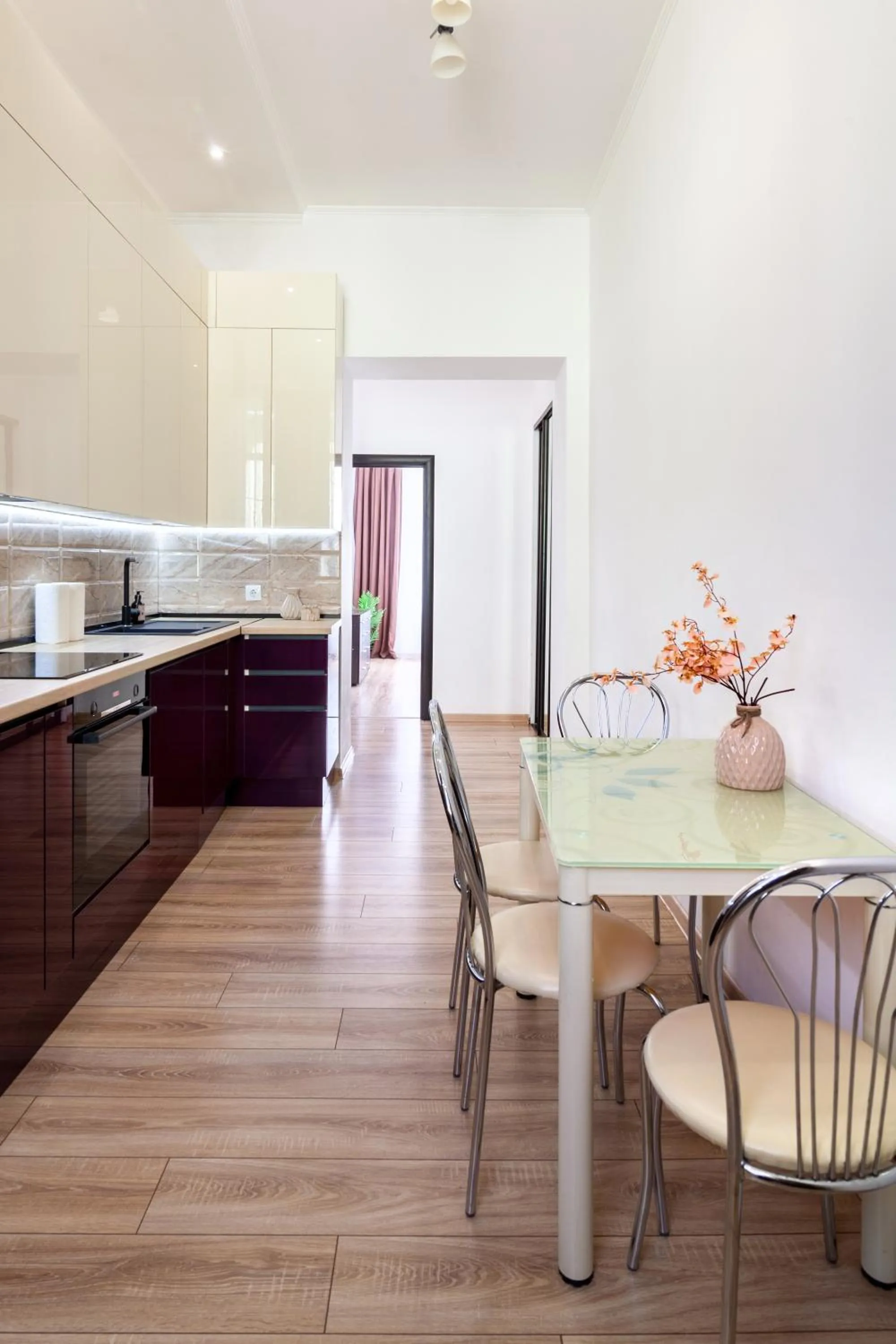 Kitchen or kitchenette in Avangard Liberty Avenue Apart