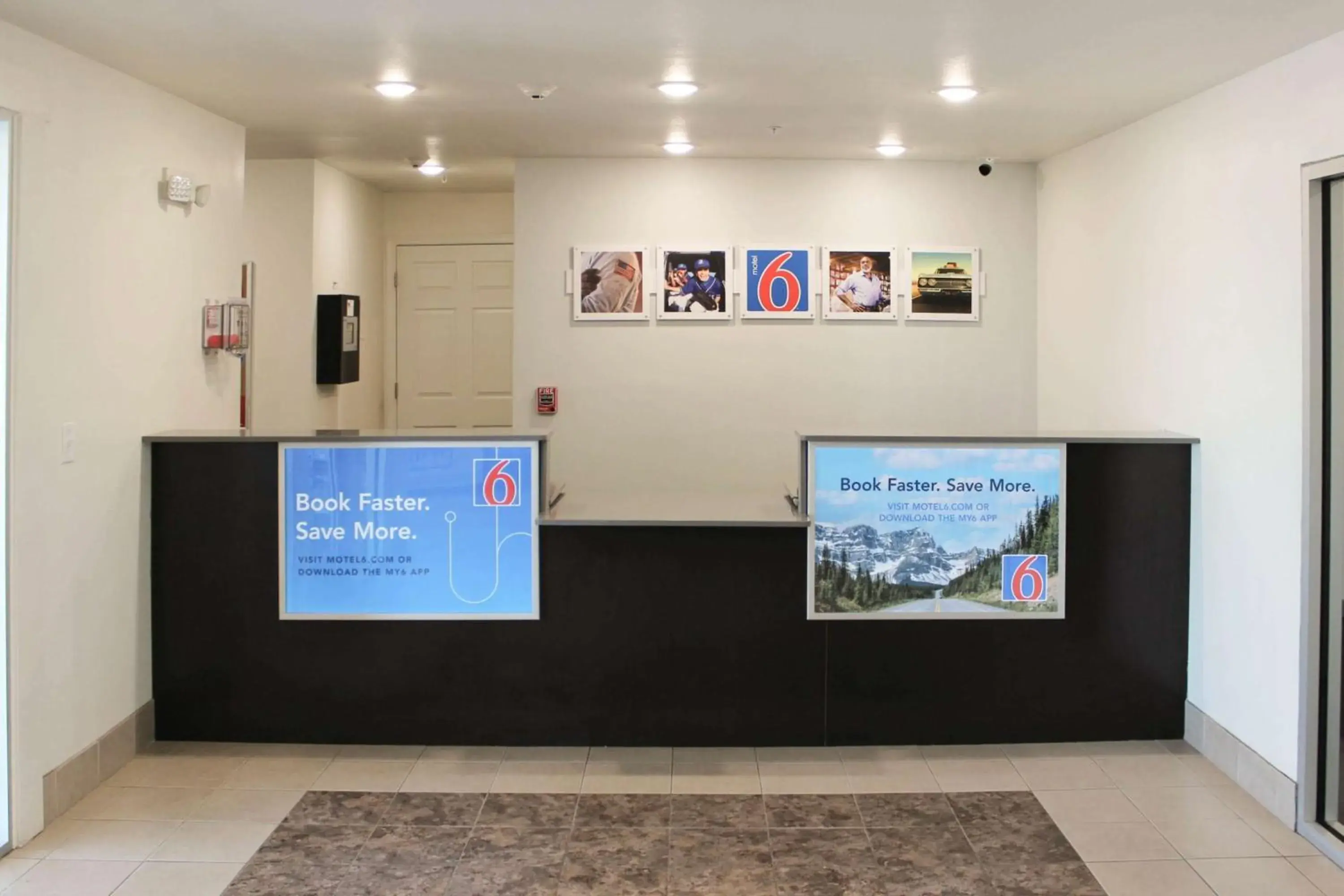 Lobby or reception in Motel 6 Rexburg, ID Lobby or reception in Motel 6 Rexburg, ID