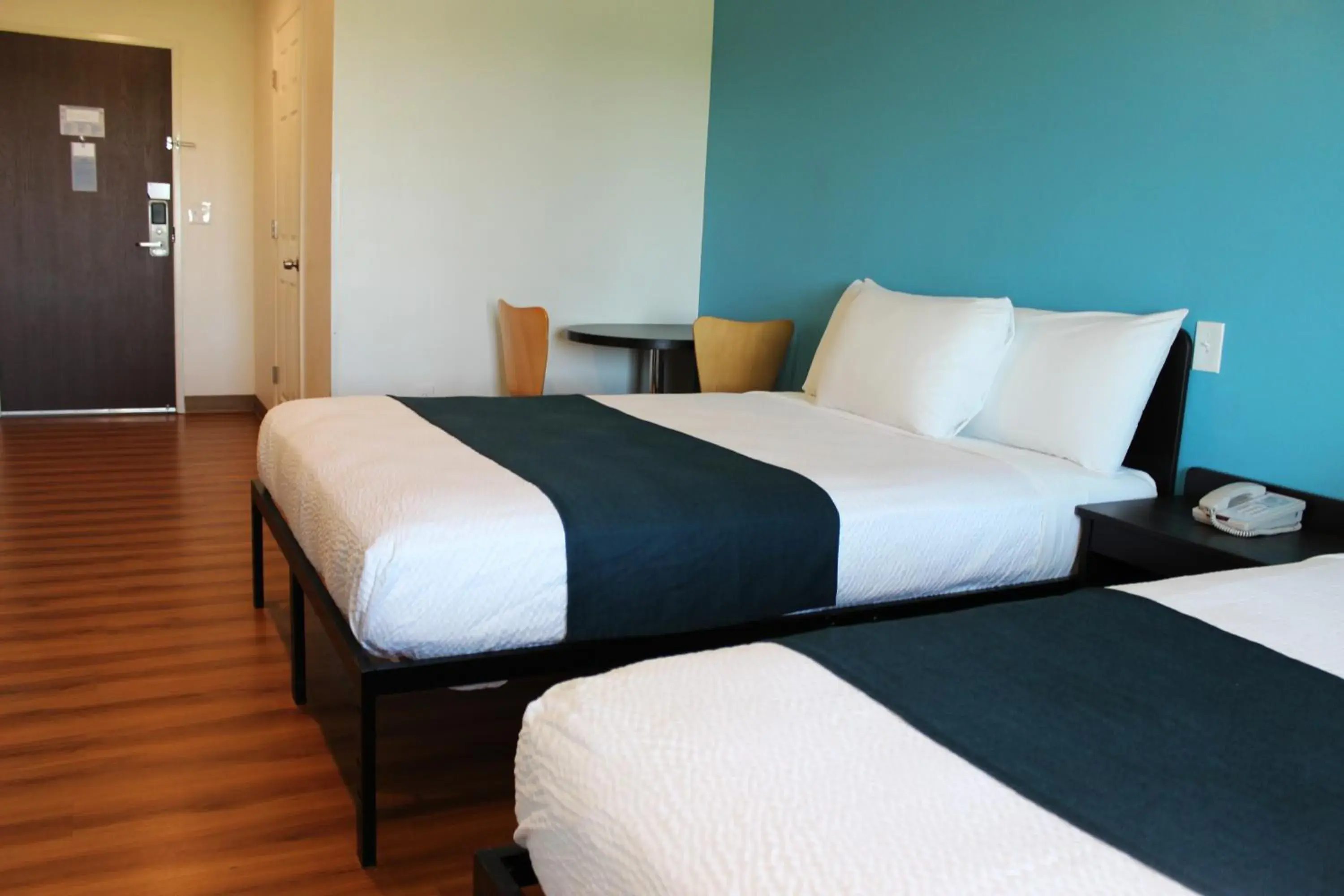 Queen Room with Two Queen Beds - Non-Smoking in Motel 6 Rexburg, ID Queen Room with Two Queen Beds - Non-Smoking in Motel 6 Rexburg, ID