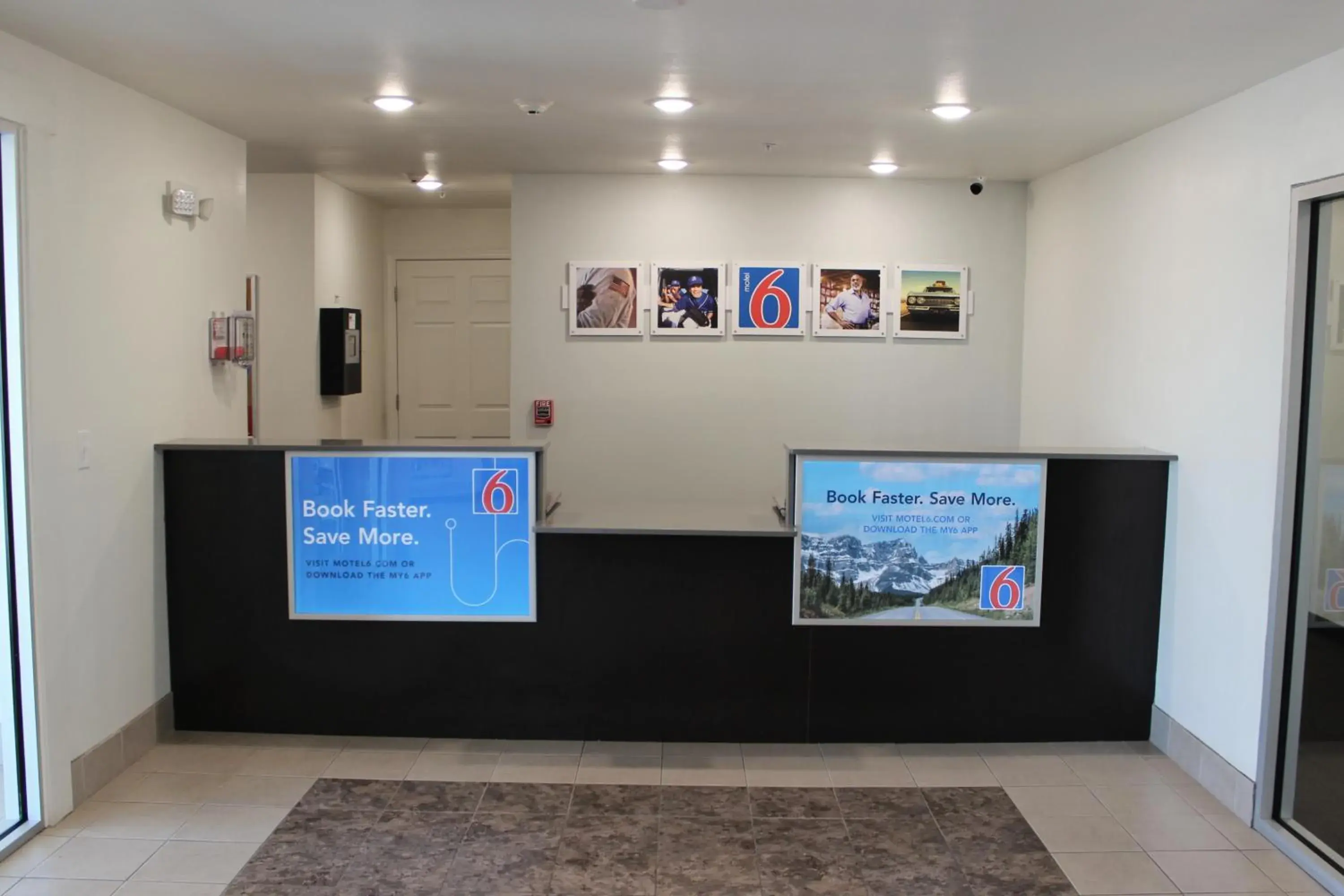 Lobby or reception in Motel 6 Rexburg, ID Lobby or reception in Motel 6 Rexburg, ID