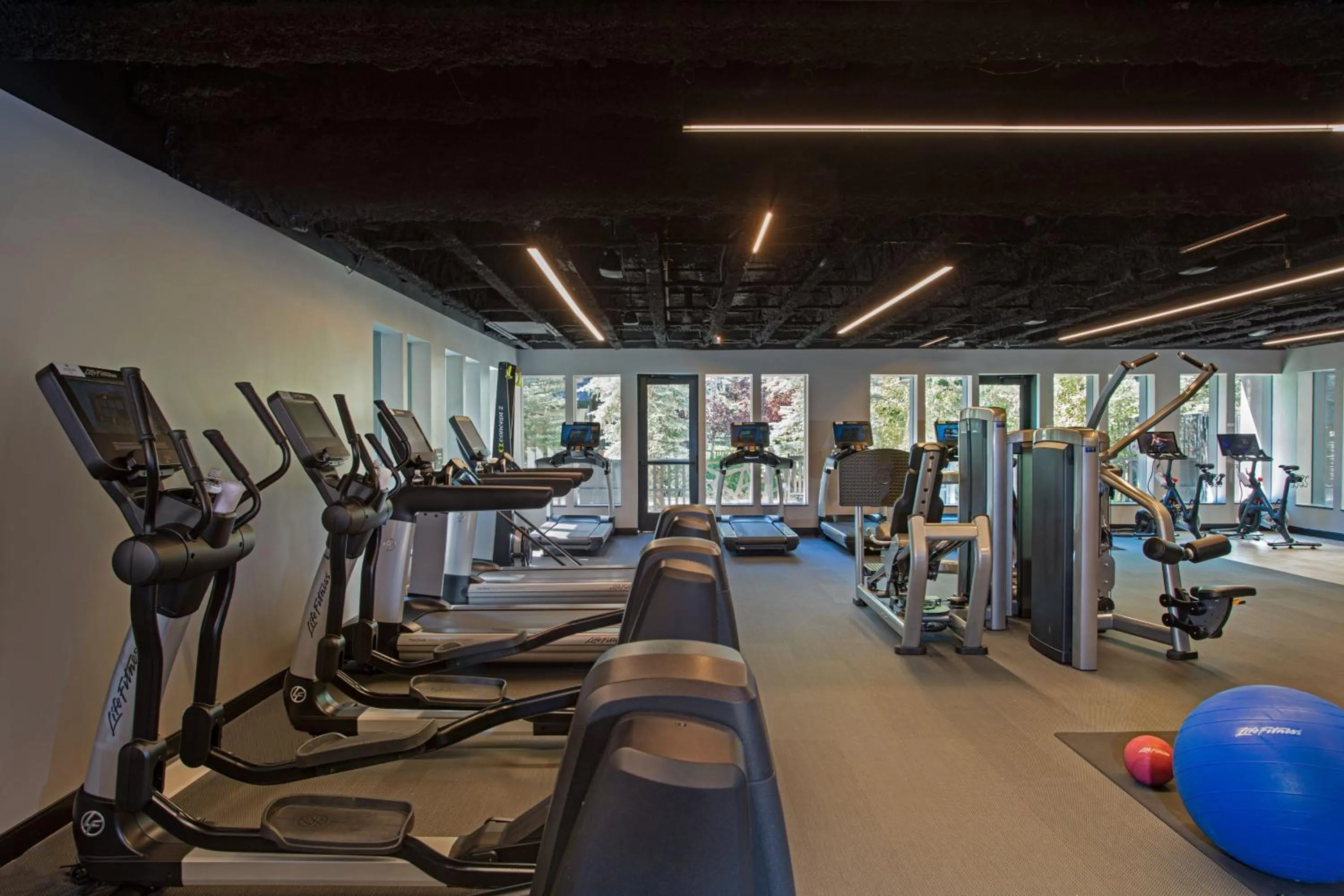 Fitness centre/facilities in The Hythe, a Luxury Collection Resort, Vail