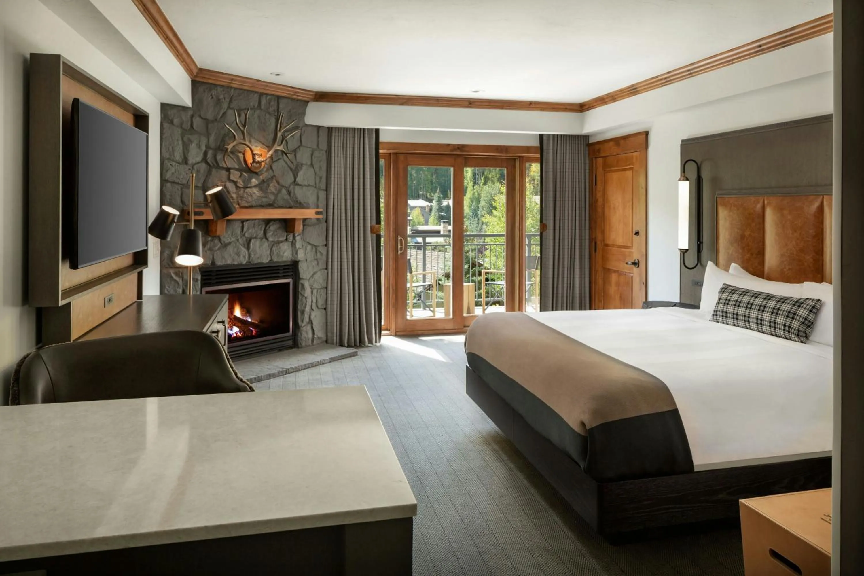 Photo of the whole room, Bed in The Hythe, a Luxury Collection Resort, Vail