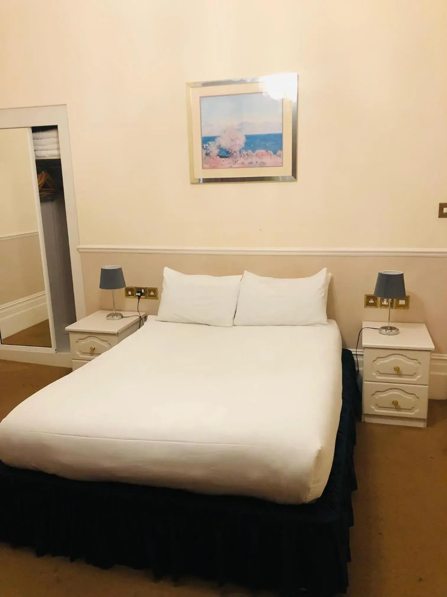 Standard Double Room in Albany, Brighton & Hove Standard Double Room in Albany, Brighton & Hove