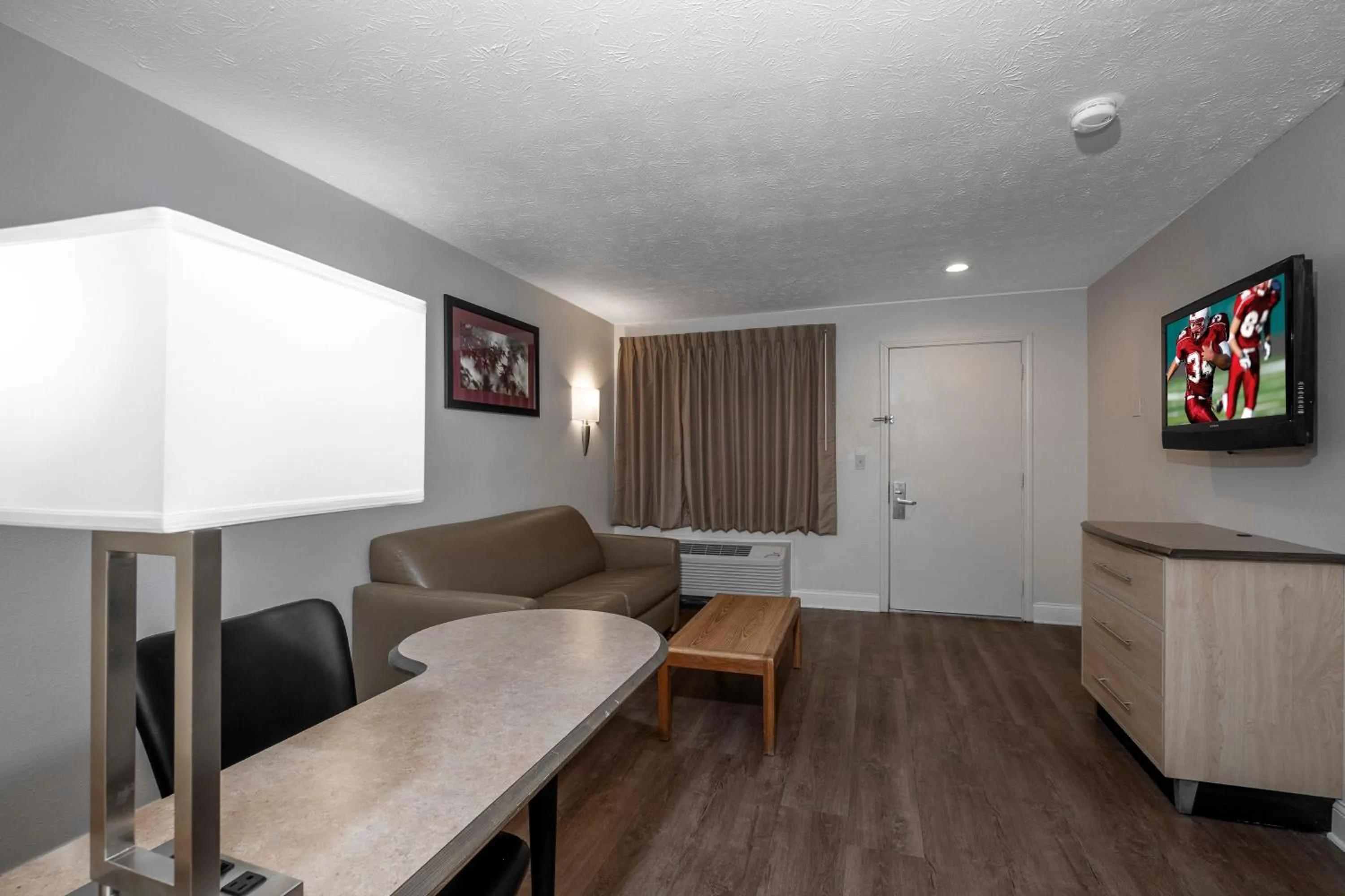 Bedroom in Red Roof Inn Indianapolis - Greenwood