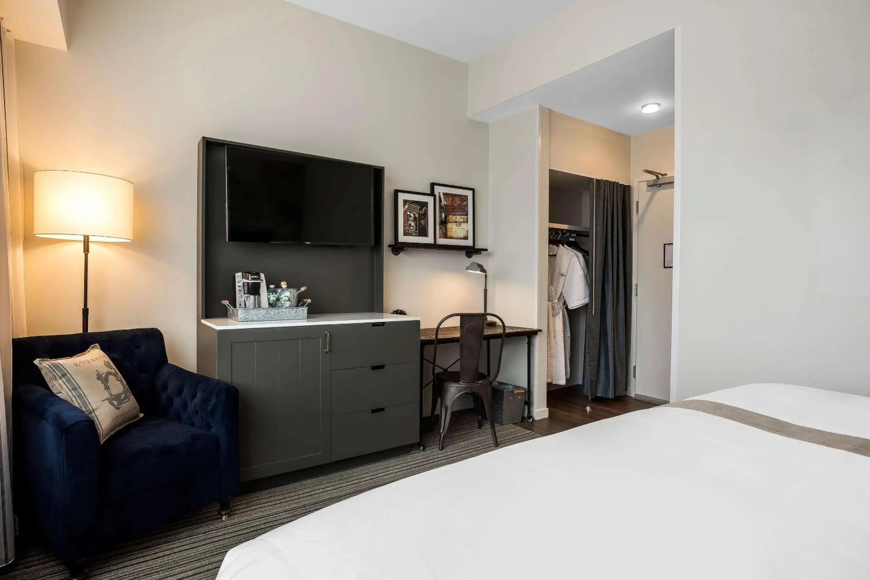 Bed in enVision Hotel Boston-Everett Bed in enVision Hotel Boston-Everett