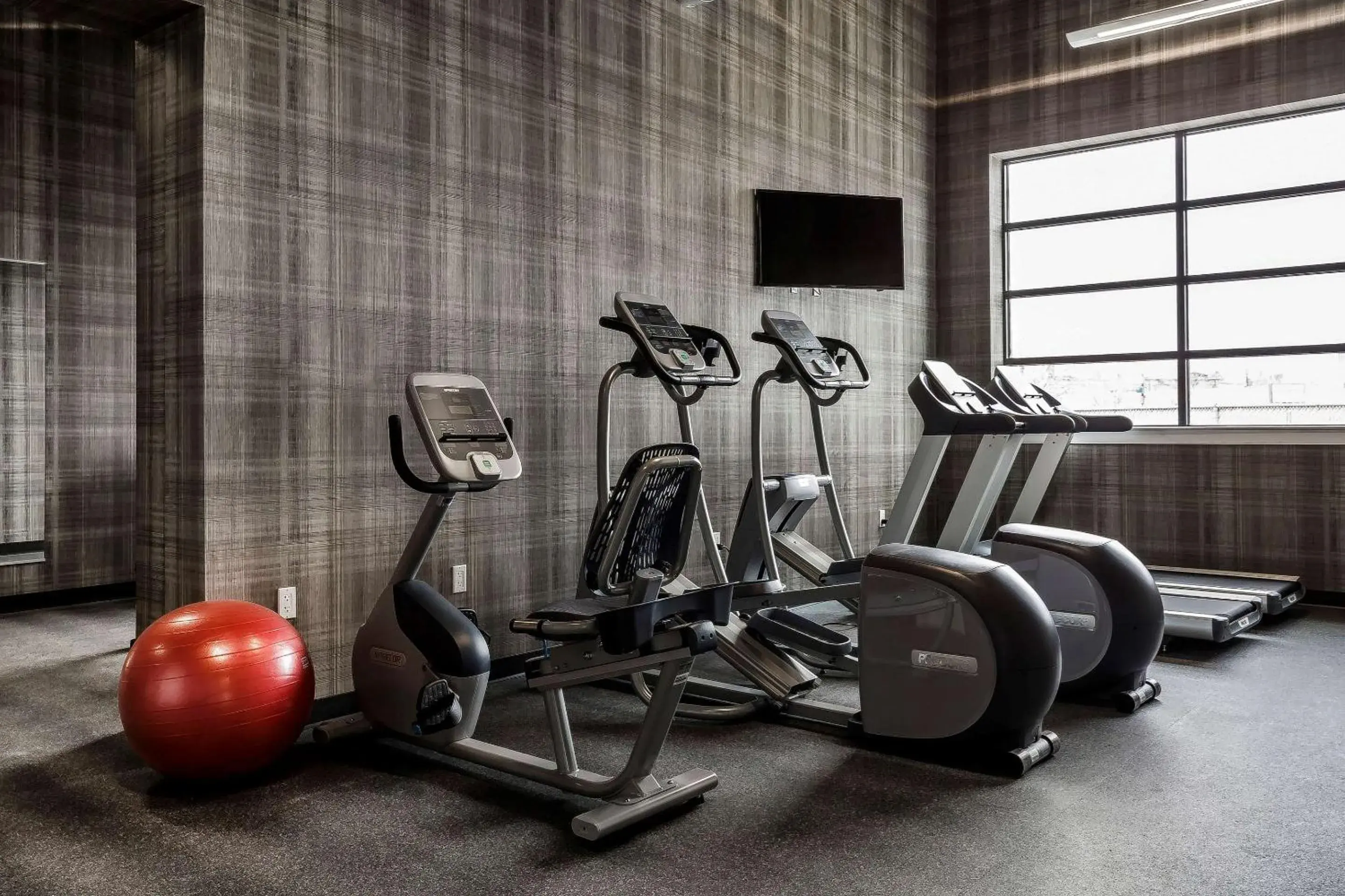 Fitness centre/facilities in enVision Hotel Boston-Everett Fitness centre/facilities in enVision Hotel Boston-Everett