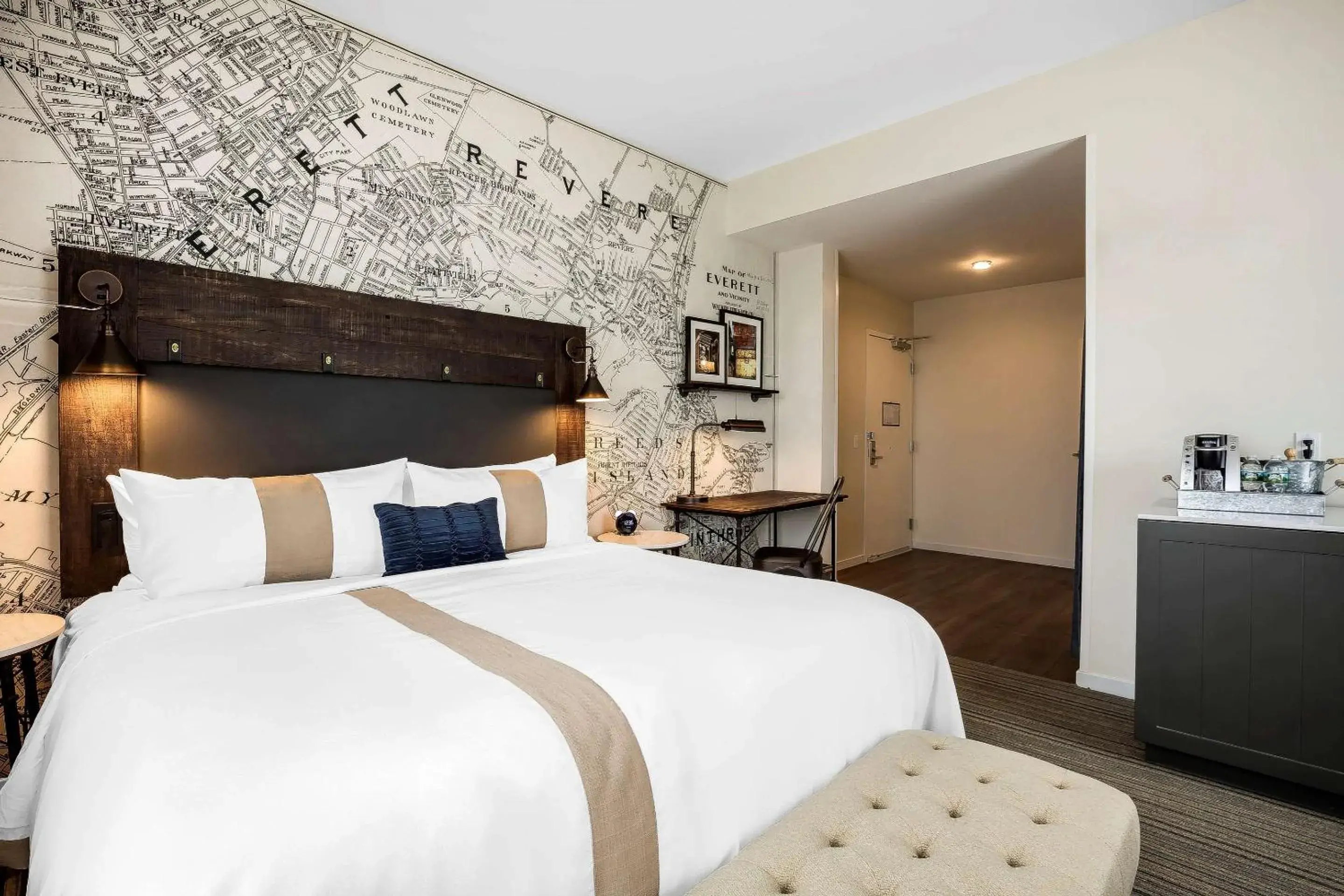 Bed in enVision Hotel Boston-Everett Bed in enVision Hotel Boston-Everett