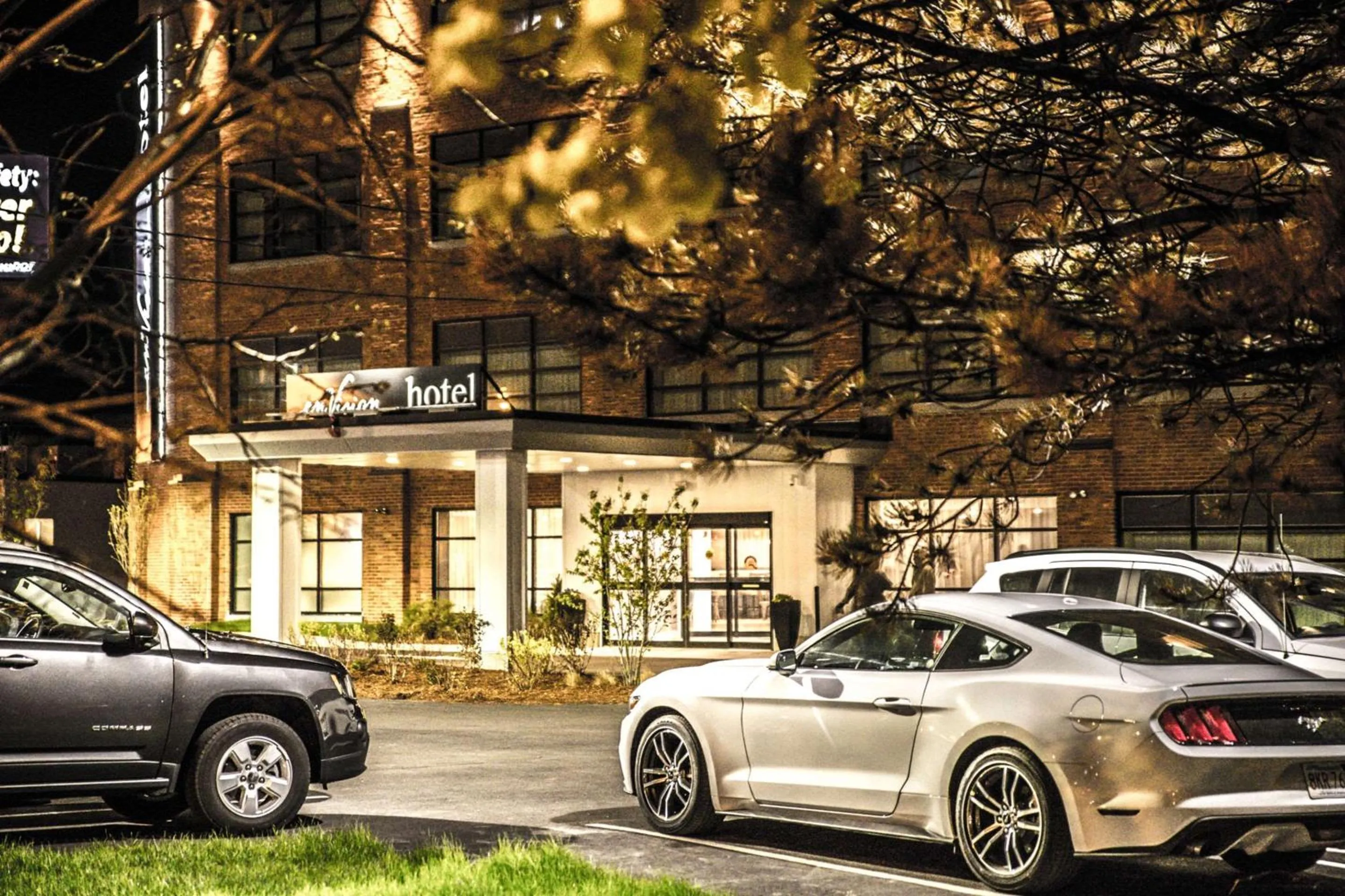 Property building in enVision Hotel Boston-Everett