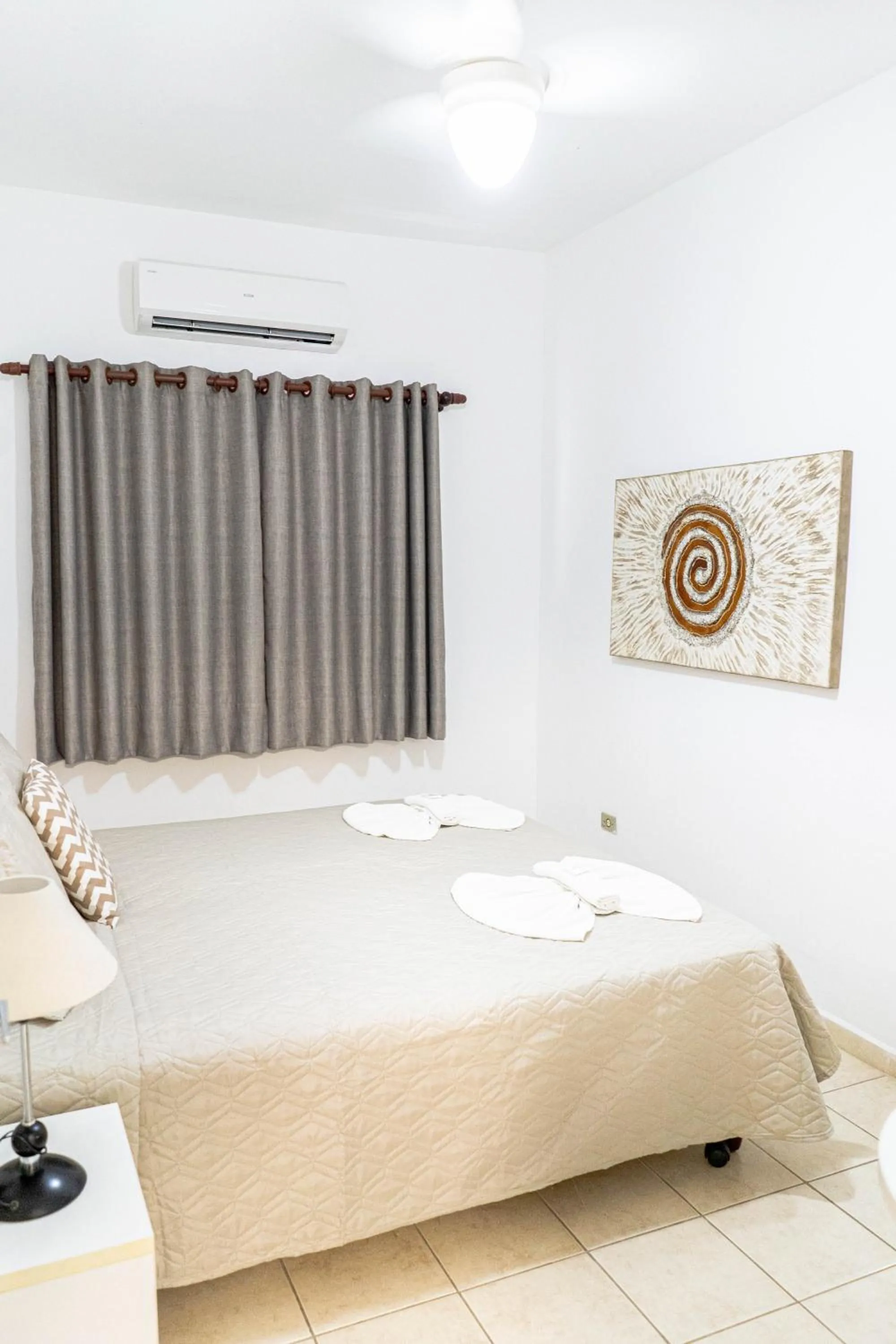 Bed in Bella Casa Flat Service