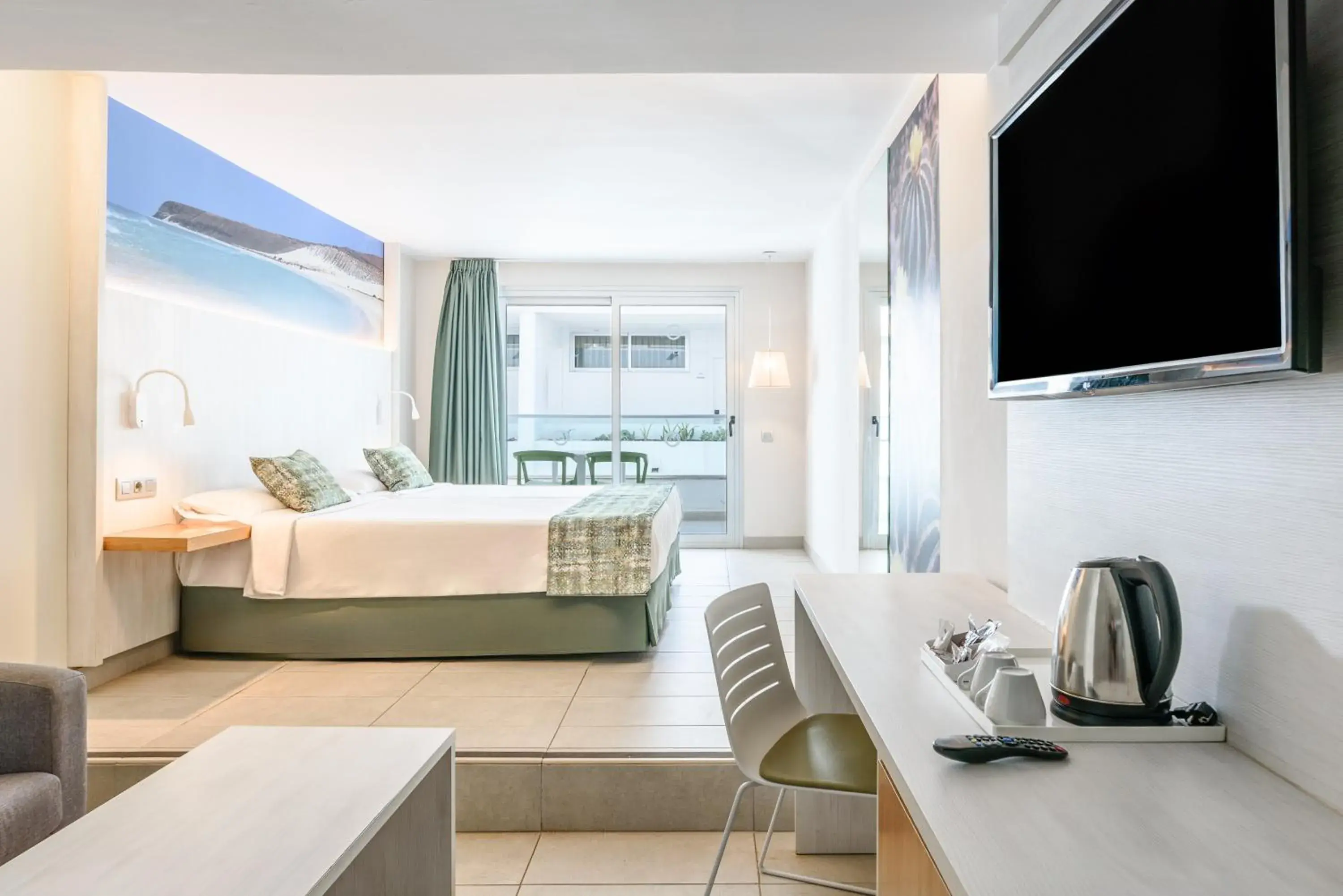 Photo of the whole room, Bed in FERGUS Cactus Garden Photo of the whole room, Bed in FERGUS Cactus Garden