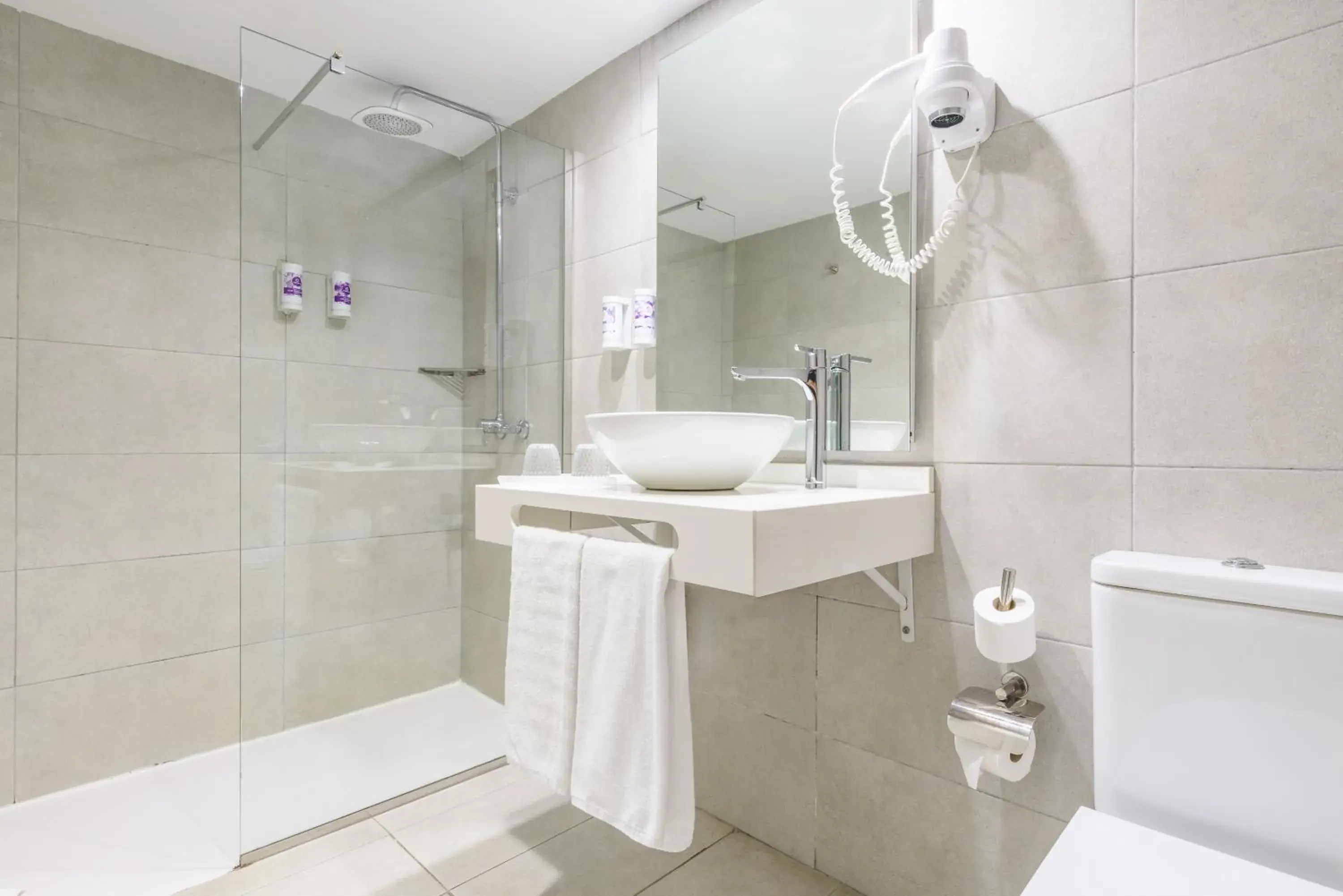 Bathroom in FERGUS Cactus Garden Bathroom in FERGUS Cactus Garden