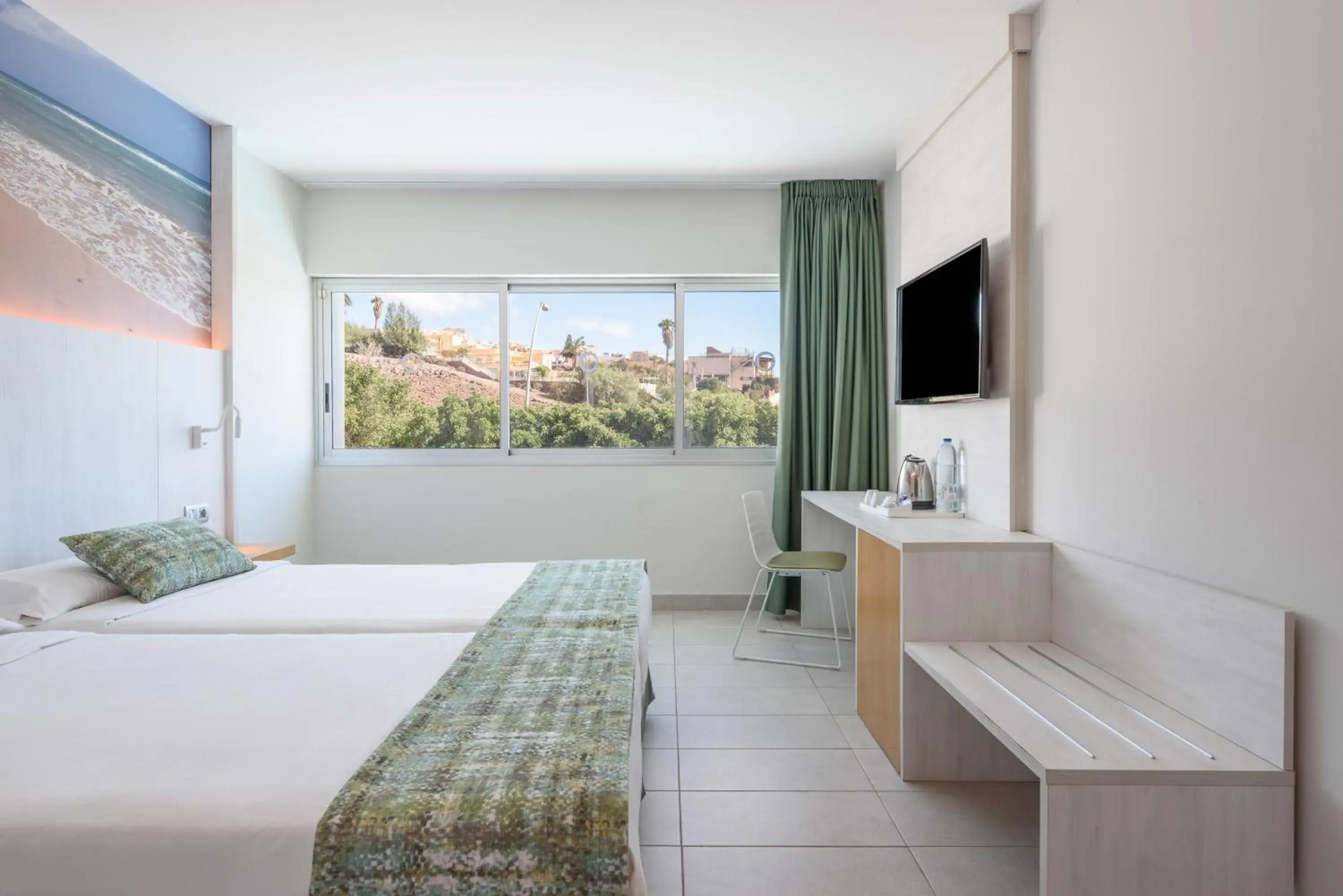 Photo of the whole room, Bed in FERGUS Cactus Garden Photo of the whole room, Bed in FERGUS Cactus Garden