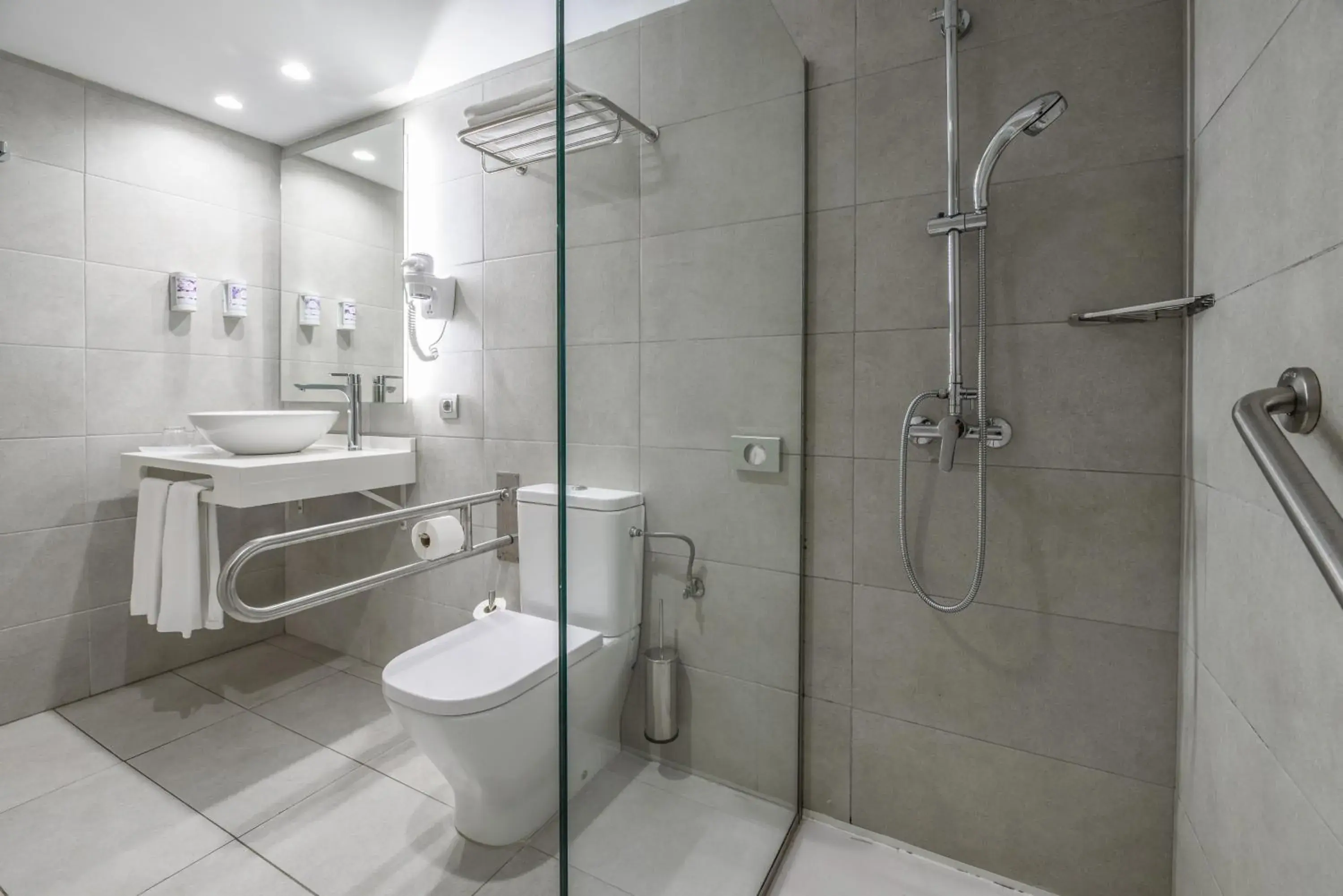 Bathroom in FERGUS Cactus Garden Bathroom in FERGUS Cactus Garden