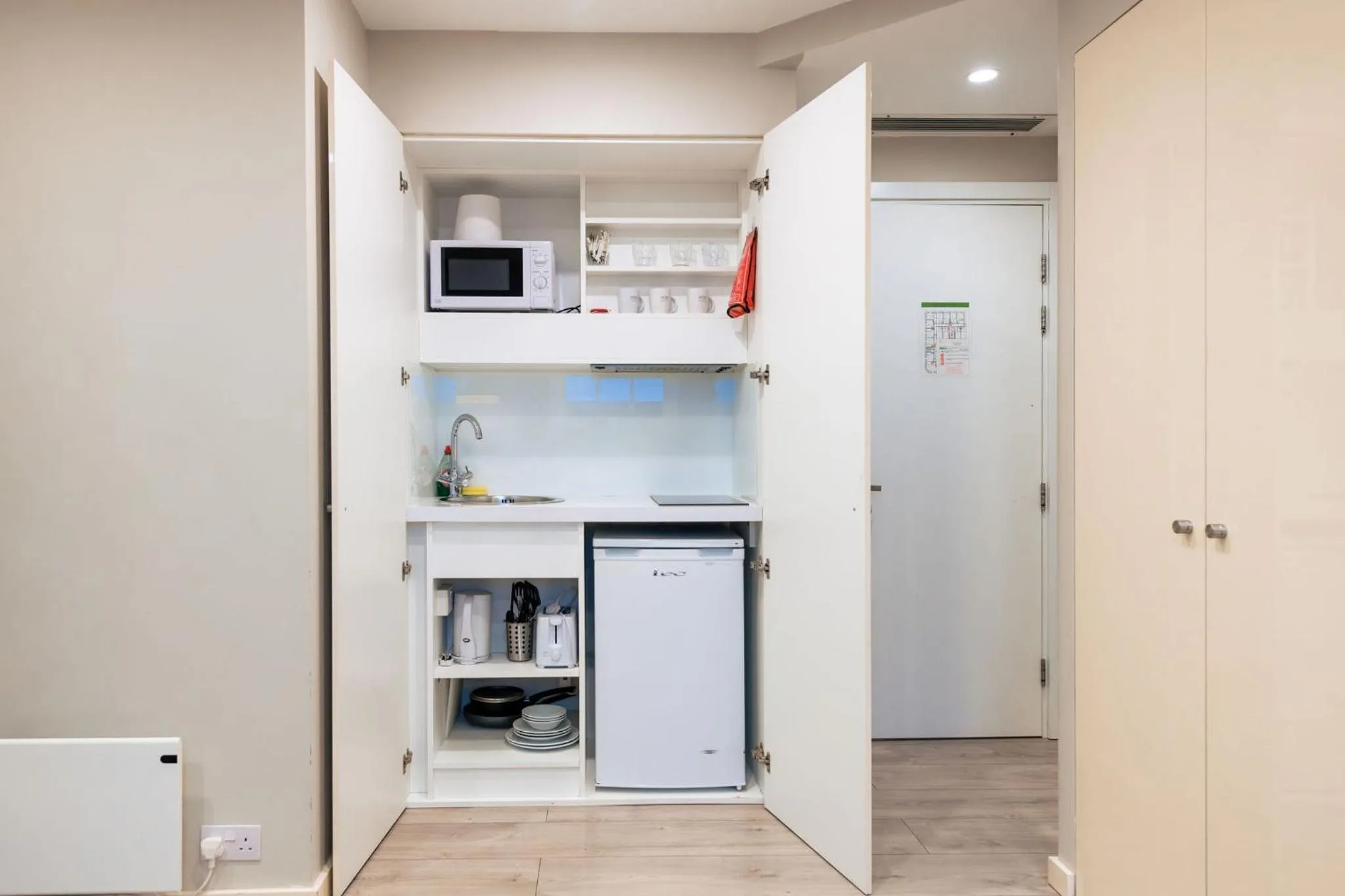 Kitchen or kitchenette in NOX Golders Green