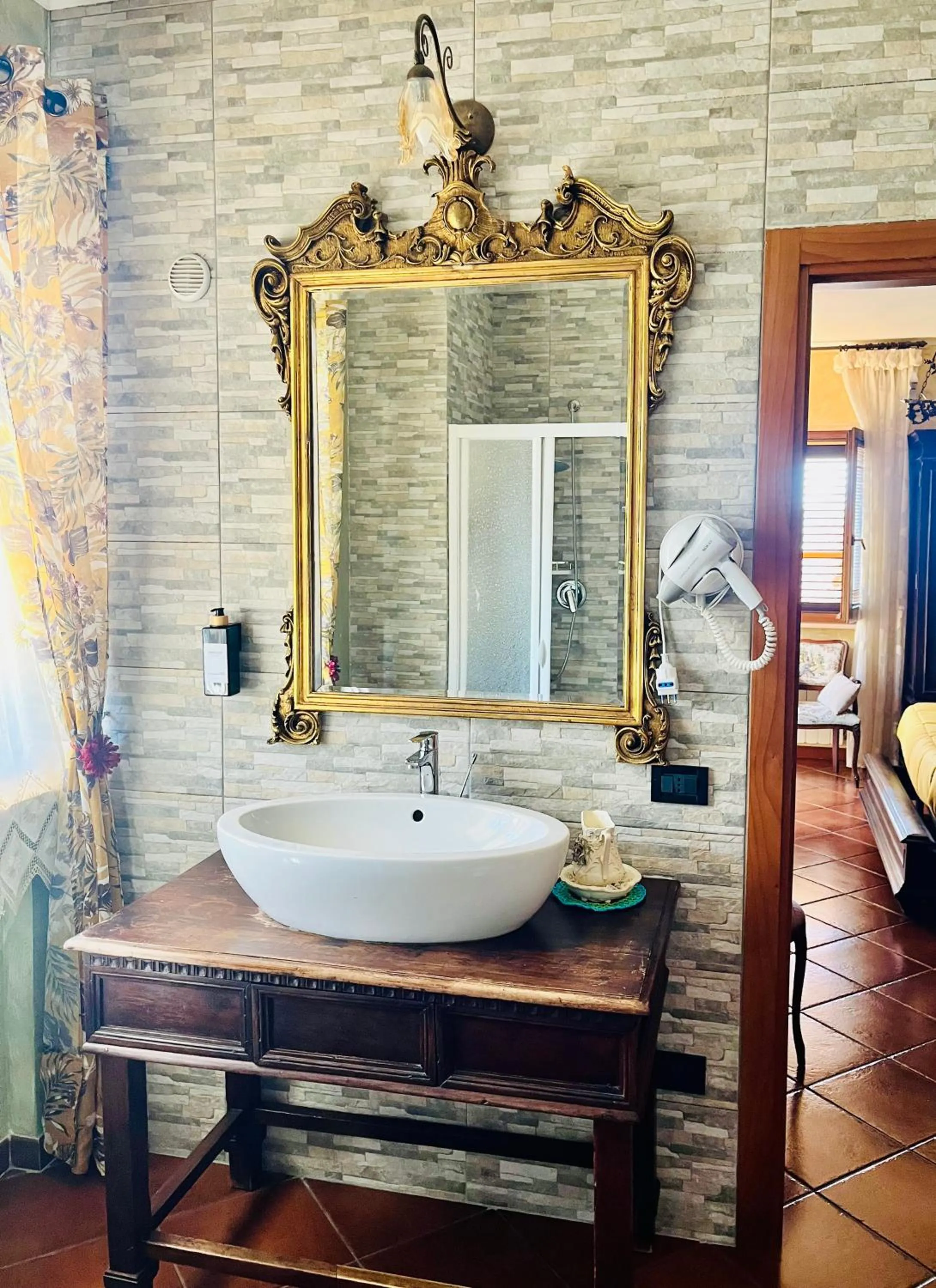 Bathroom in La Mammola Bed&Breakfast