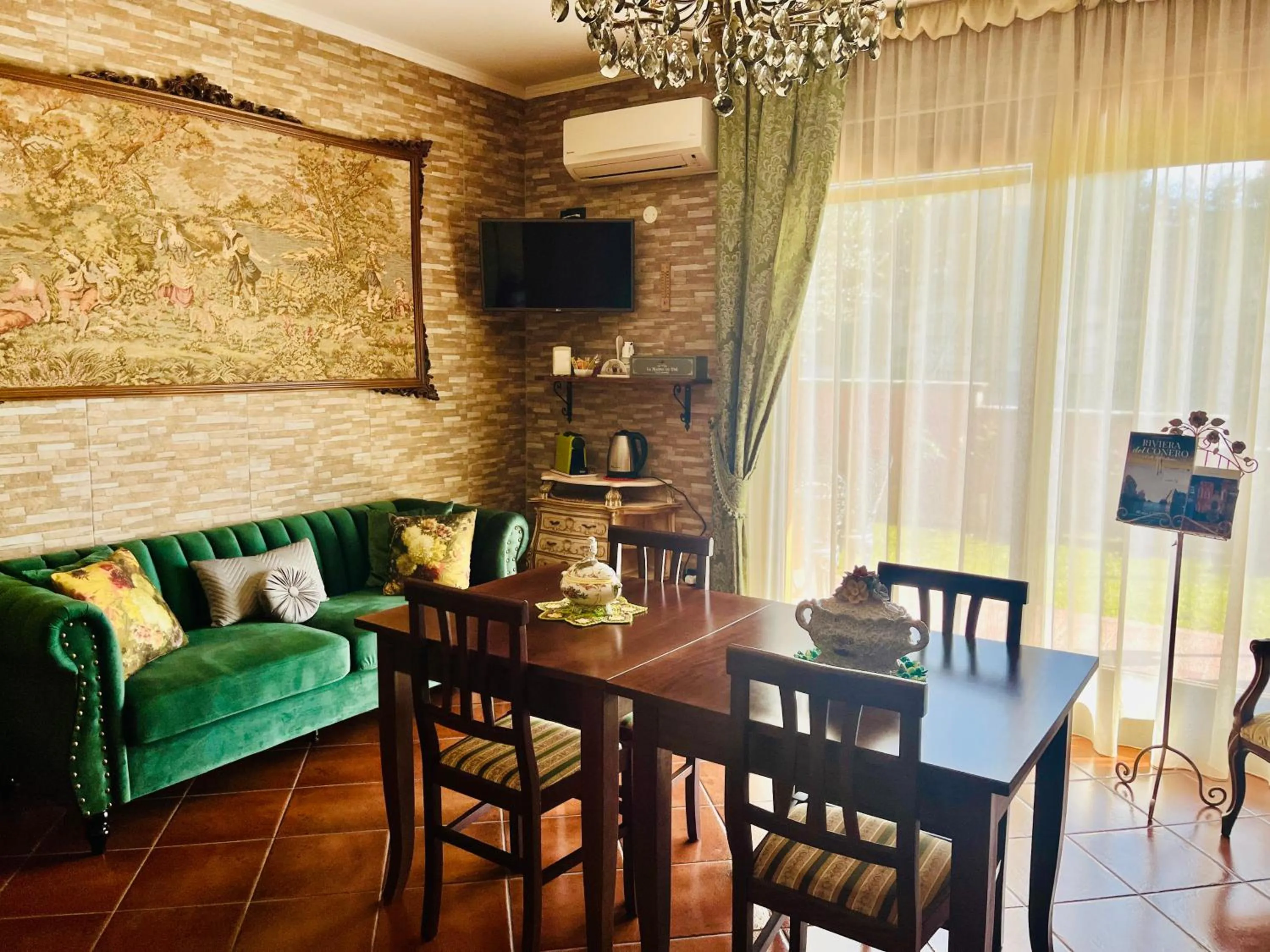 TV and multimedia in La Mammola Bed&Breakfast