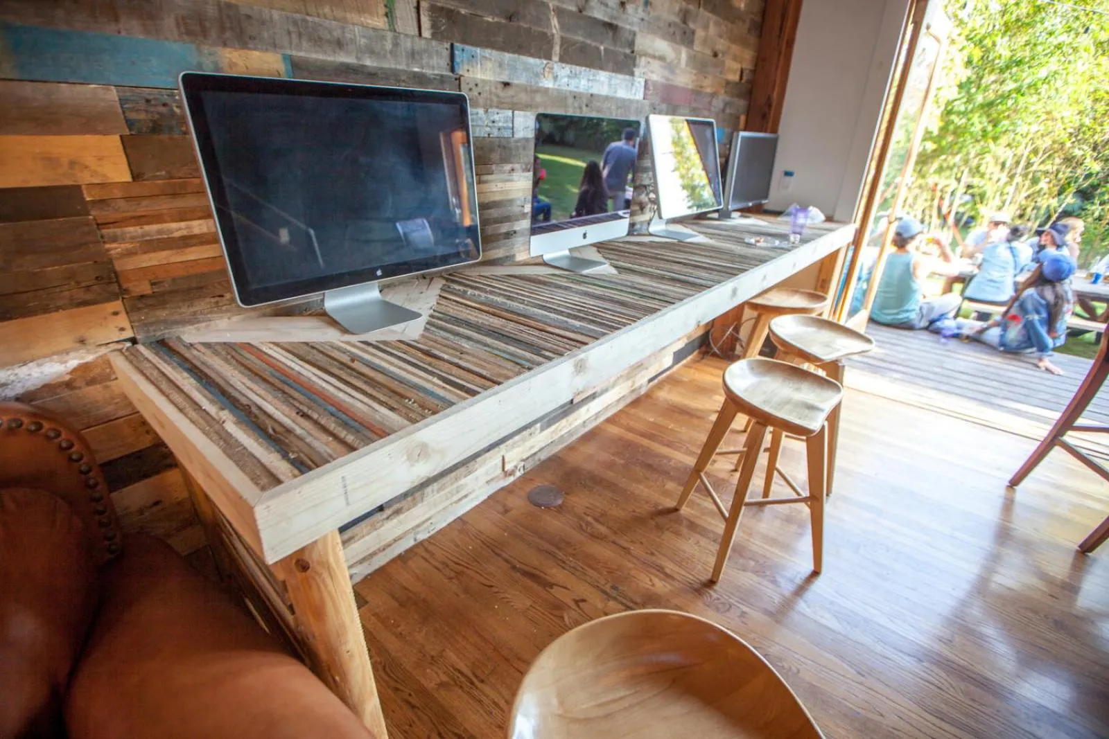 TV and multimedia, TV/Entertainment Center in PodShare Venice