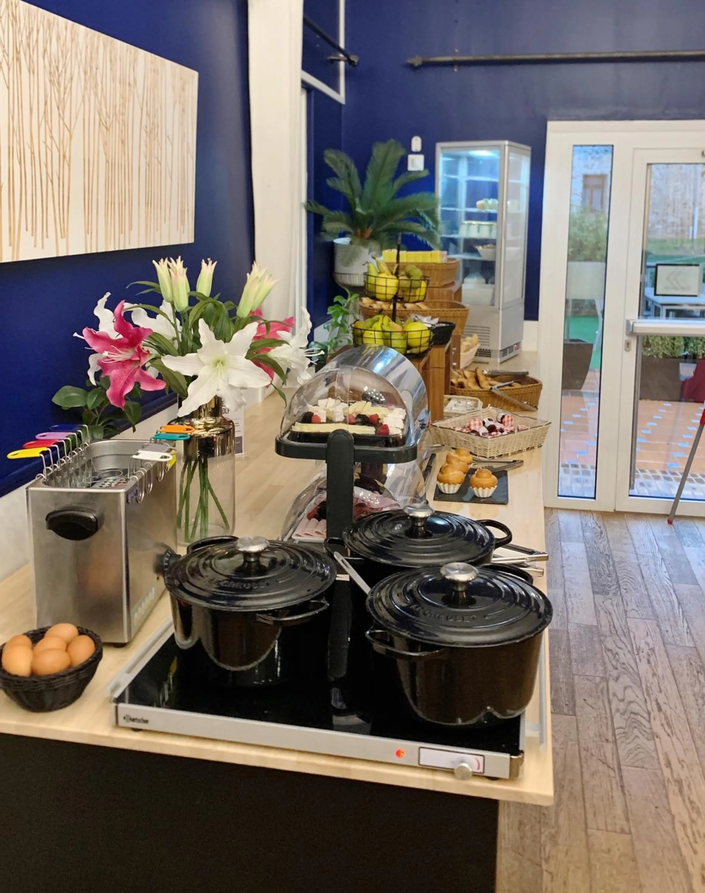 Breakfast in Hotel Les Suites - Domaine de Crécy