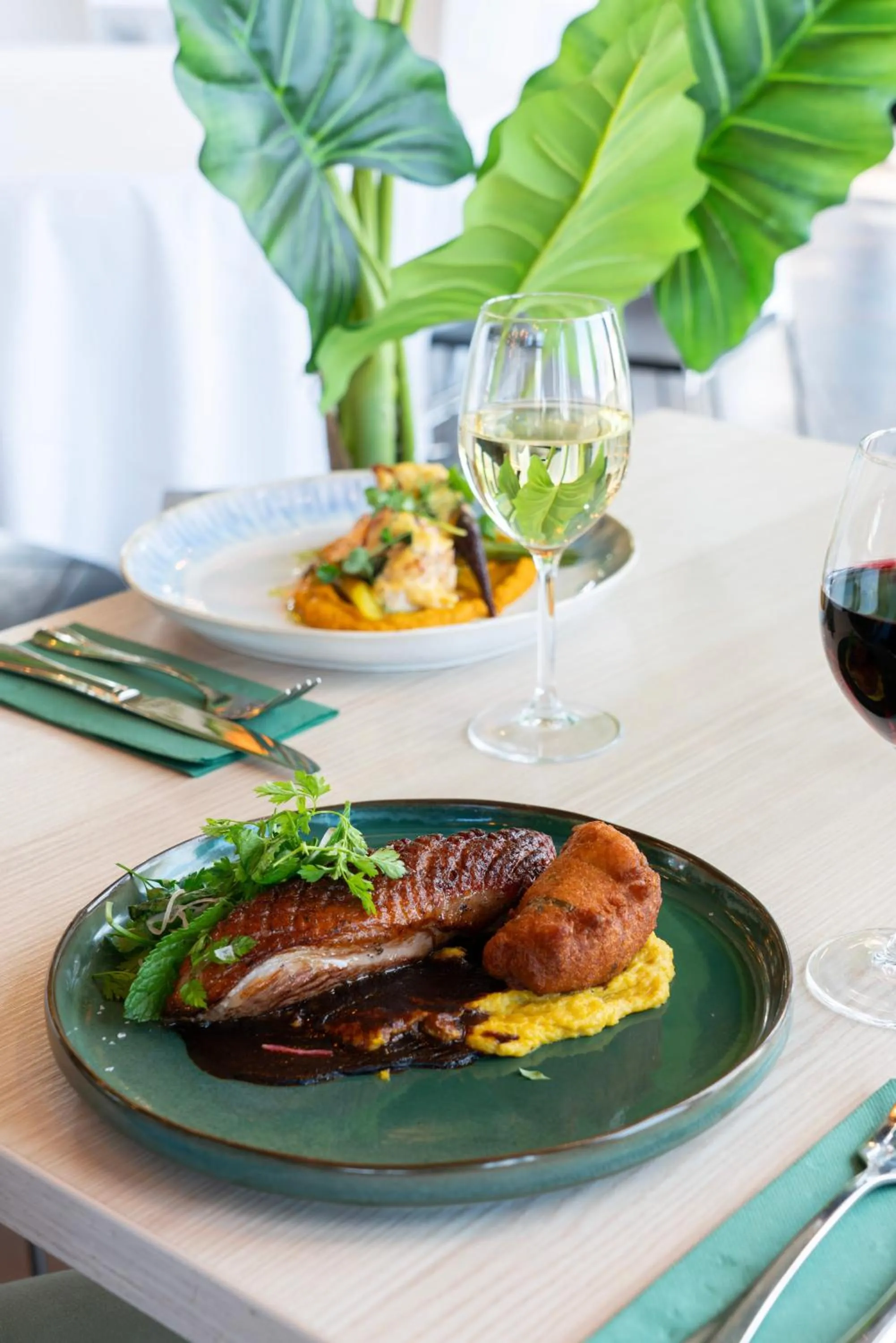 Restaurant/places to eat in Hotel Les Suites - Domaine de Crécy