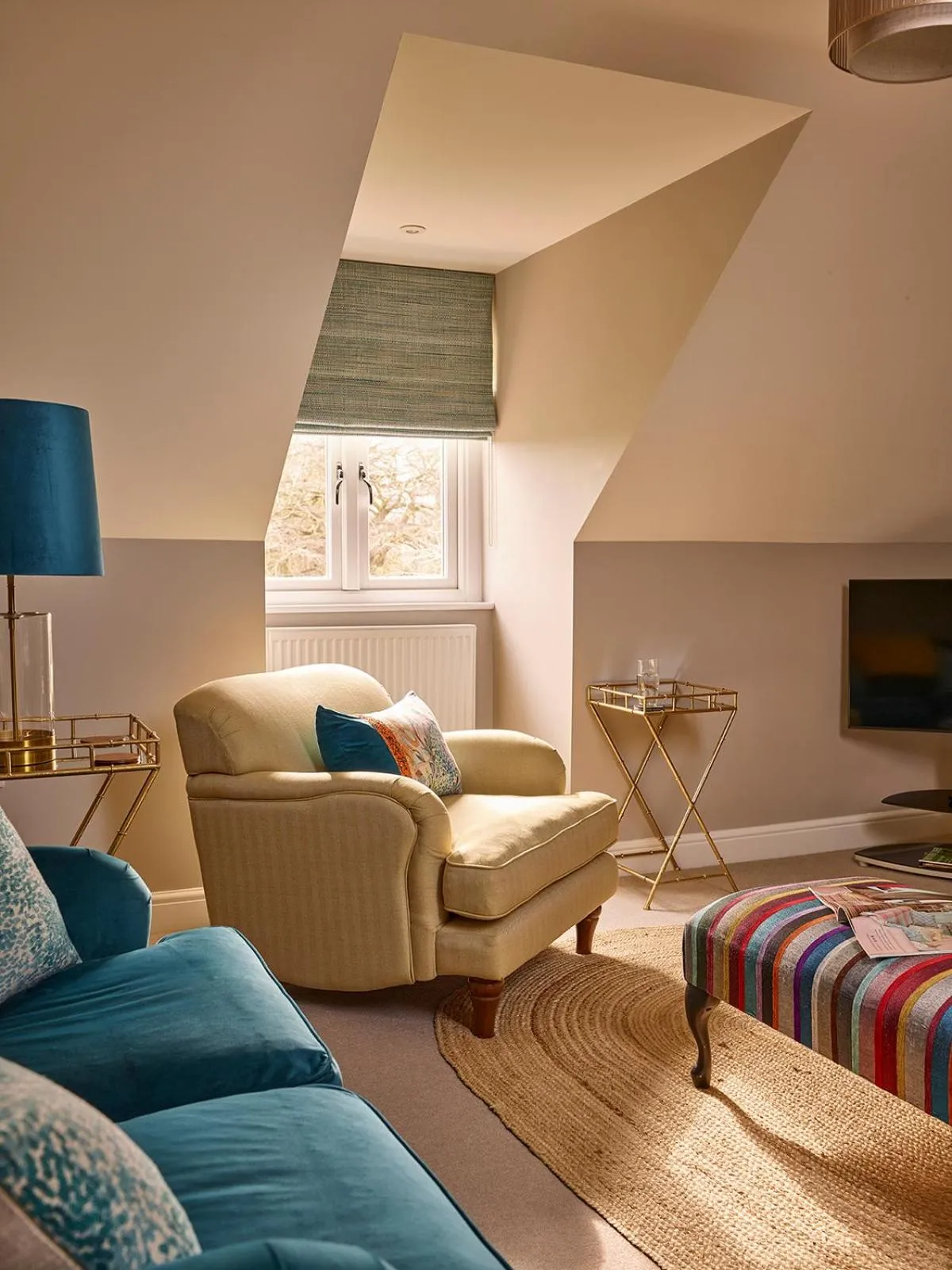 TV and multimedia in Cliff Farmhouse B&B Suites