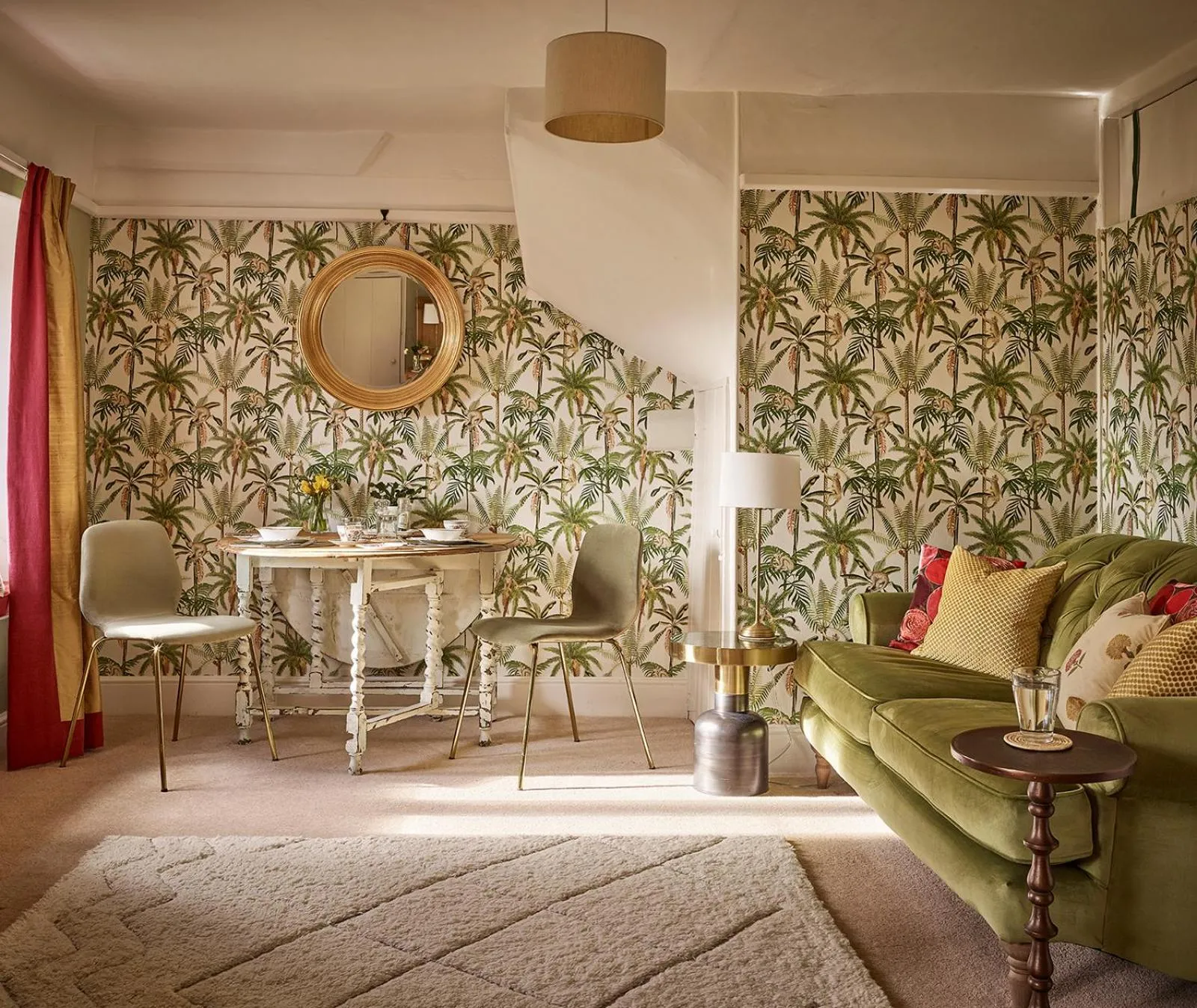 TV and multimedia in Cliff Farmhouse B&B Suites