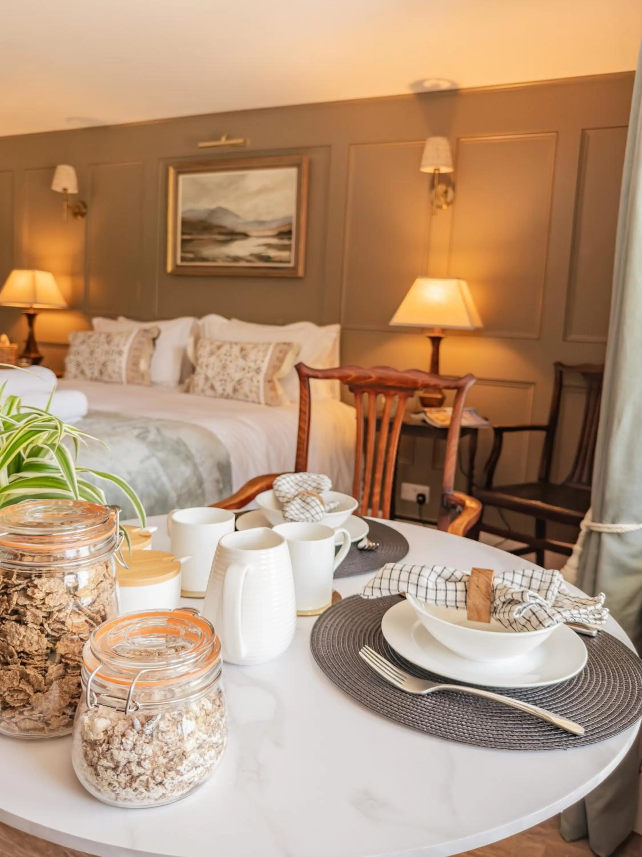 Buffet breakfast, Bed in Cliff Farmhouse B&B Suites