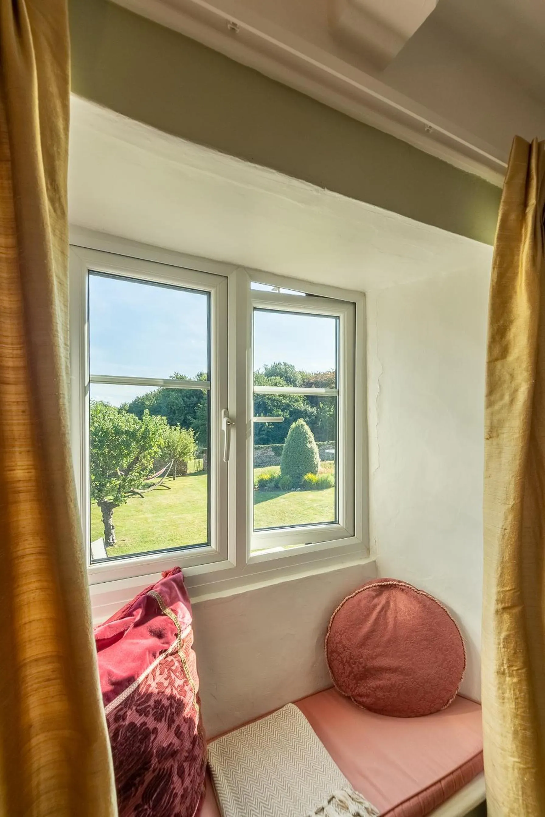 Garden view in Cliff Farmhouse B&B Suites