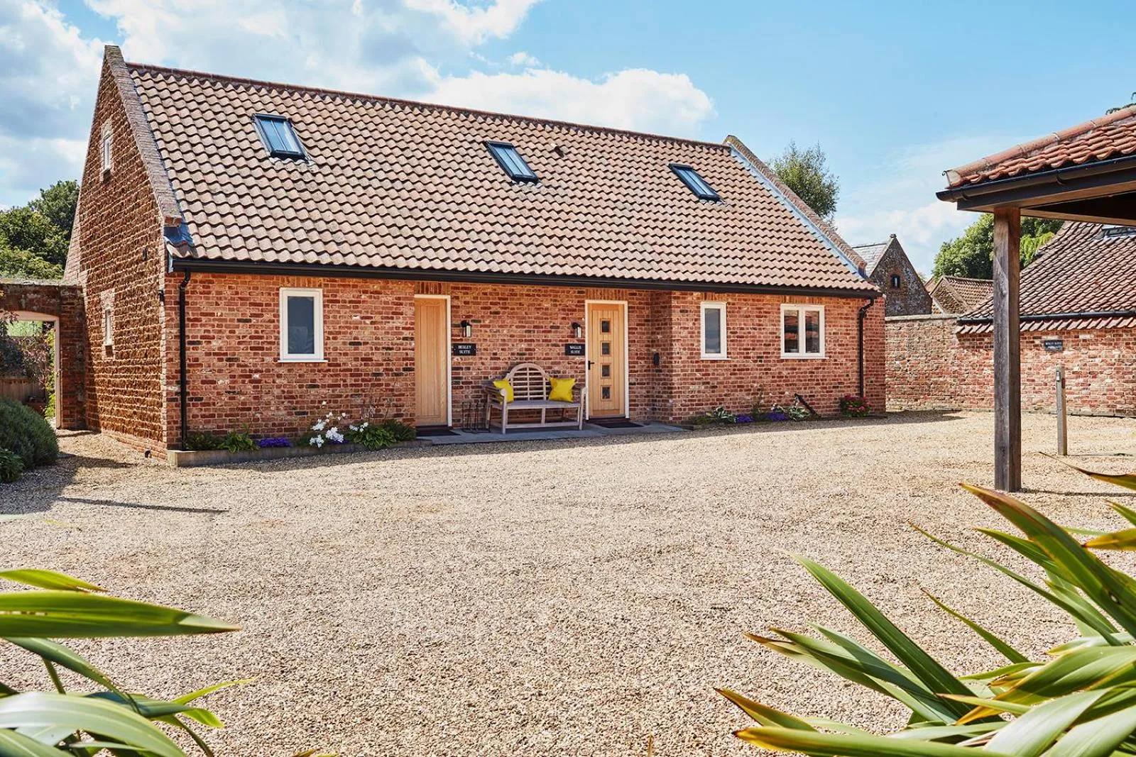 Property building in Cliff Farmhouse B&B Suites