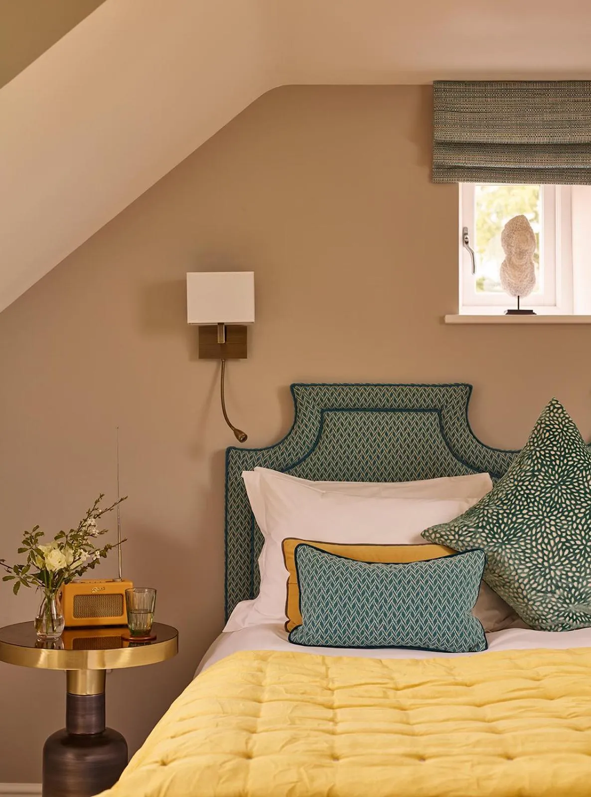 Bed in Cliff Farmhouse B&B Suites