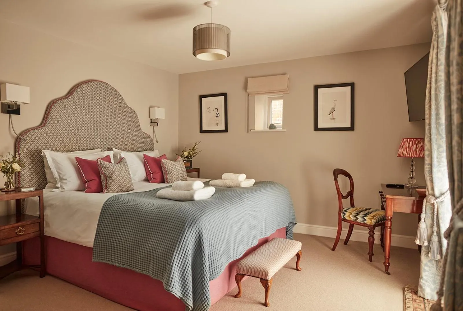 Bedroom, Bed in Cliff Farmhouse B&B Suites