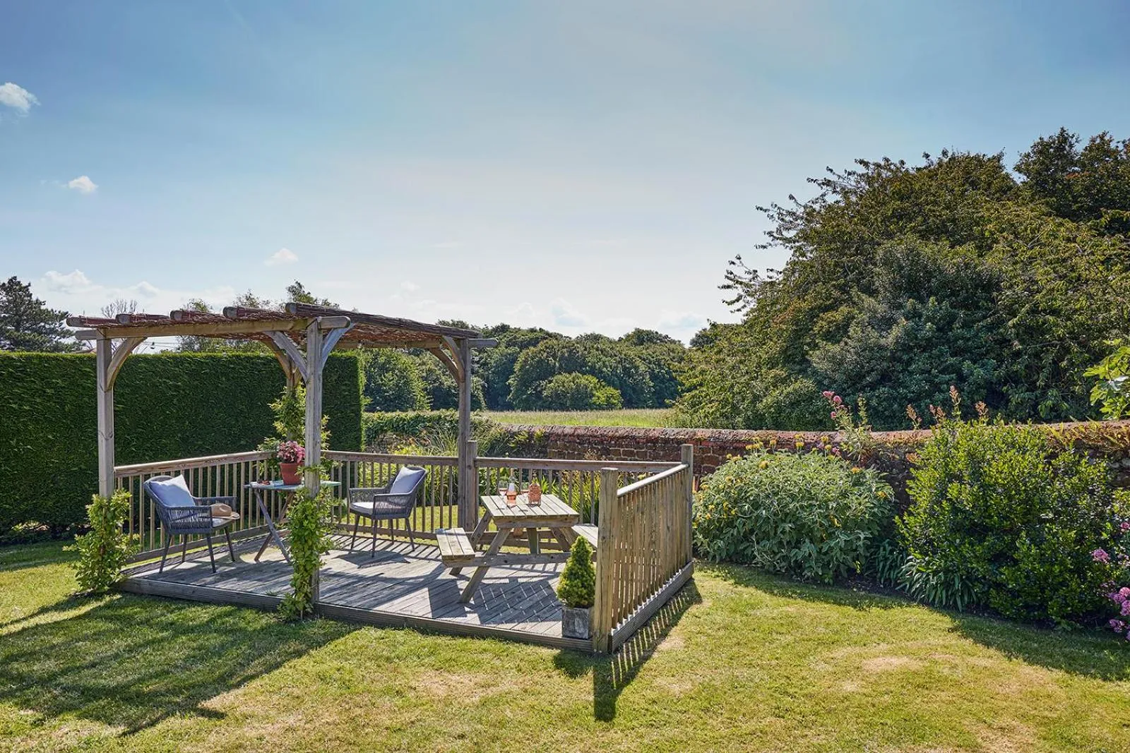 Garden in Cliff Farmhouse B&B Suites