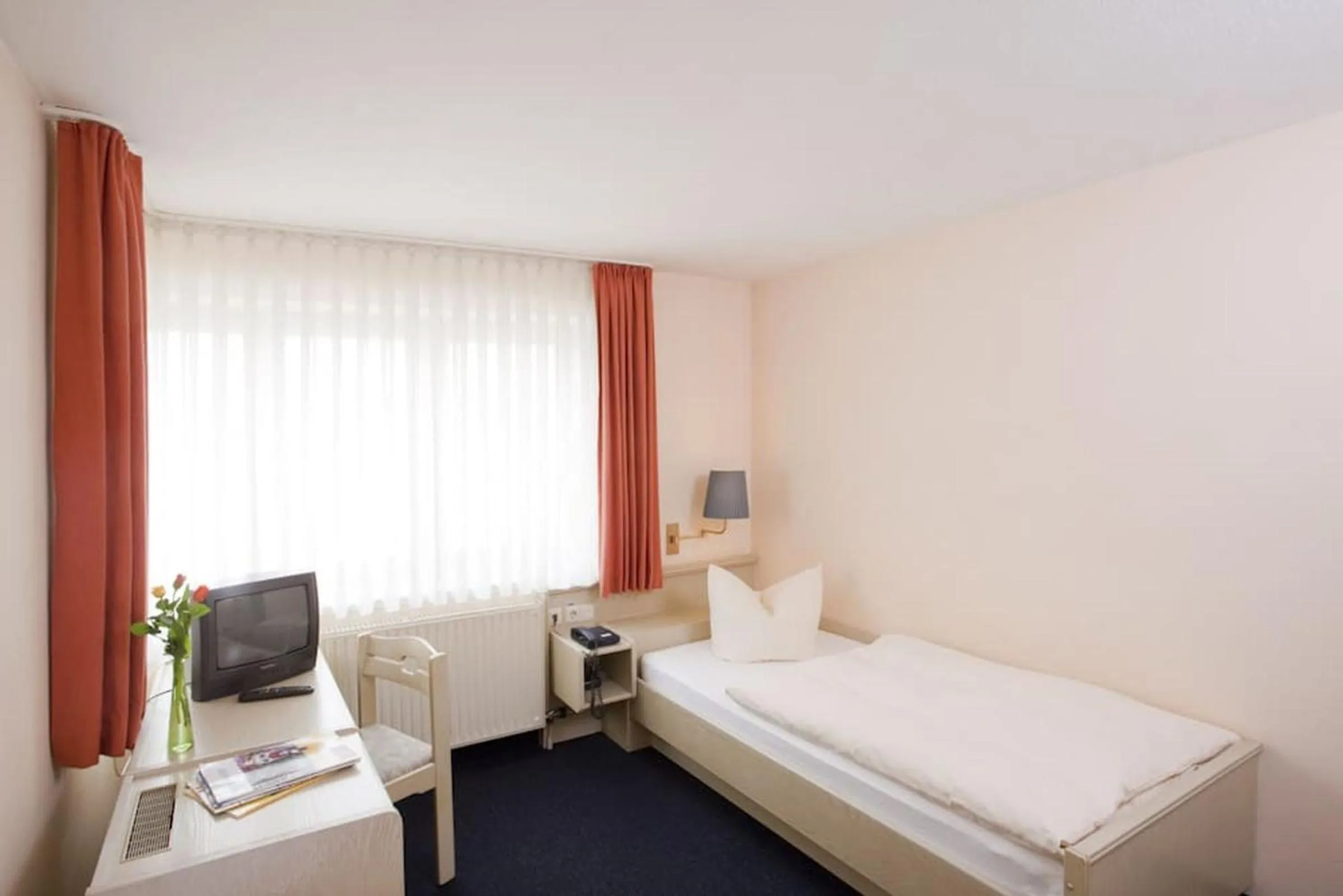 Bed in Hotel Blume Post