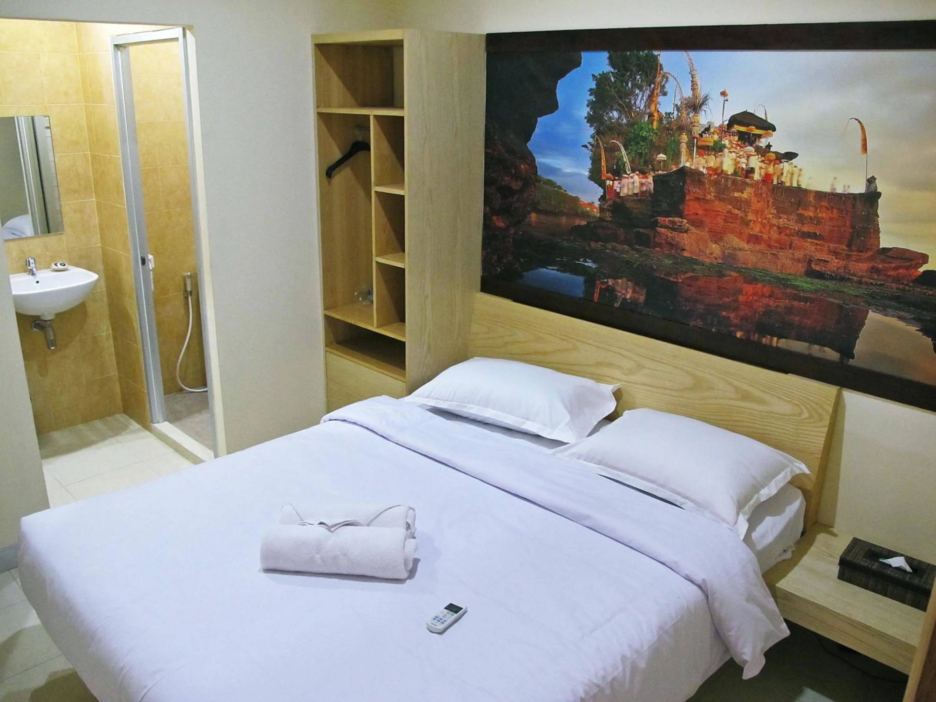 Bed in The Alley City Hotel