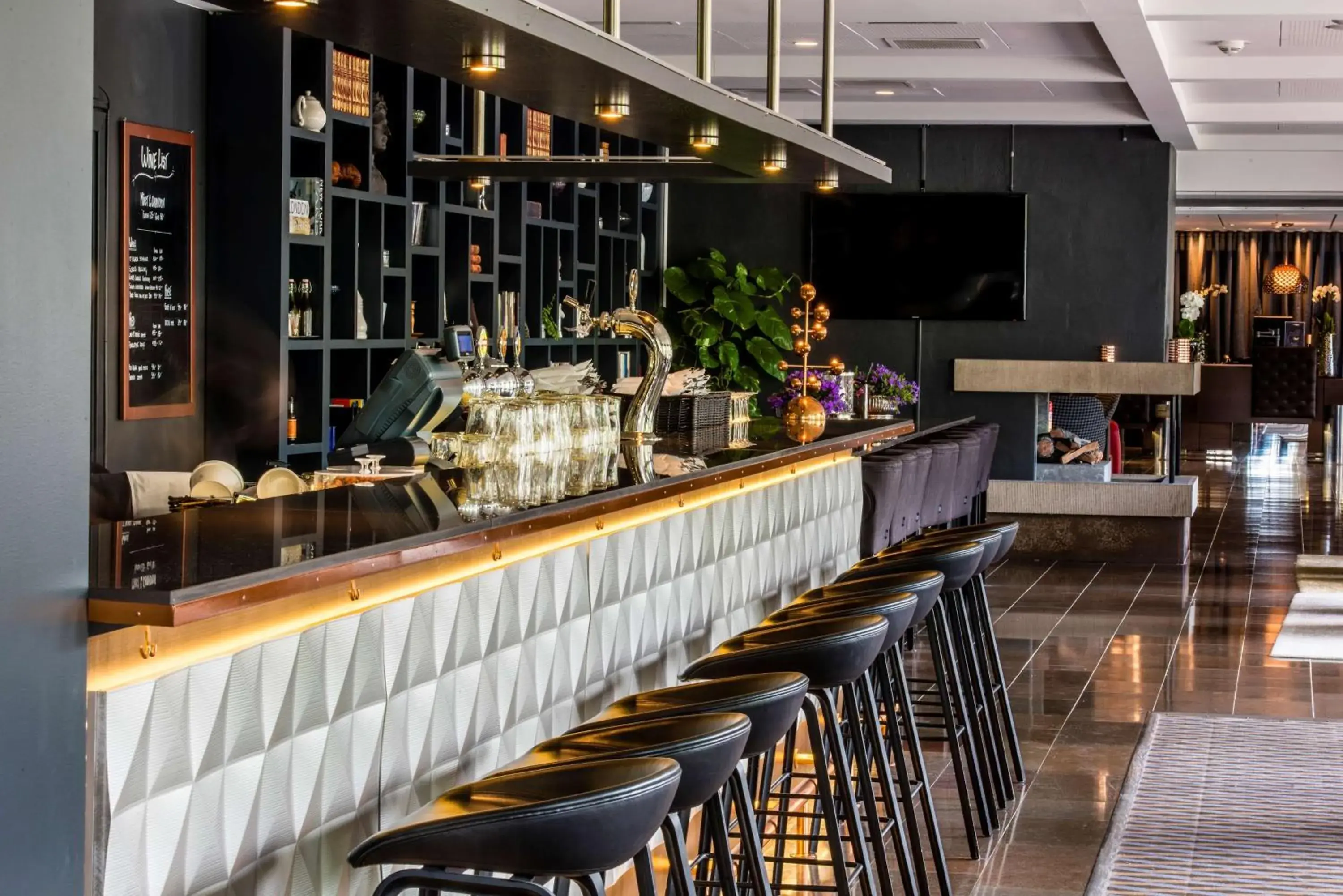 Lounge or bar in Radisson Blu Arlandia Hotel, Stockholm-Arlanda Lounge or bar in Radisson Blu Arlandia Hotel, Stockholm-Arlanda