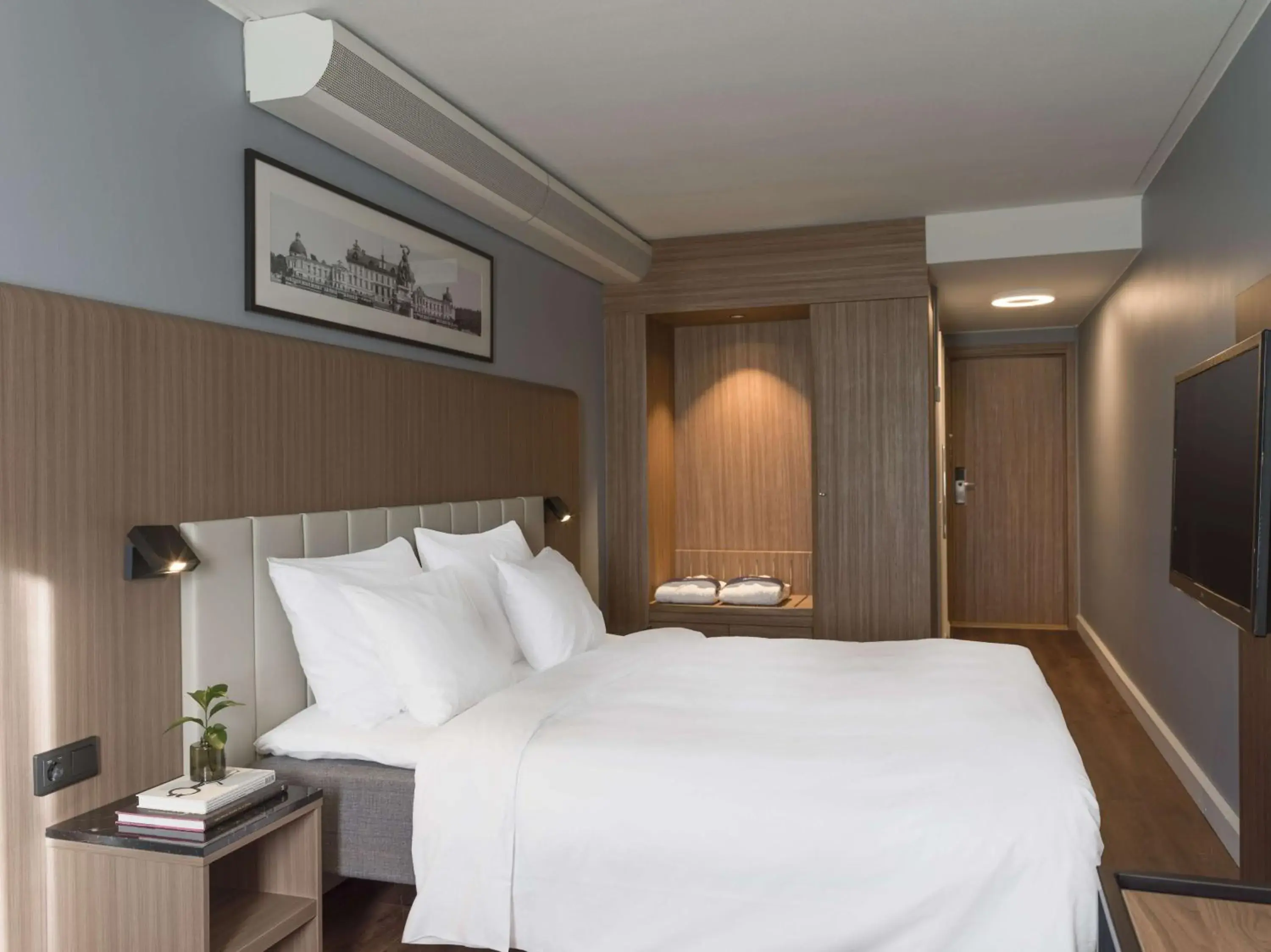 Bedroom, Bed in Radisson Blu Arlandia Hotel, Stockholm-Arlanda Bedroom, Bed in Radisson Blu Arlandia Hotel, Stockholm-Arlanda