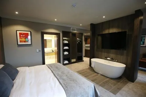 Bed in DoubleTree by Hilton Belfast City Ten Square