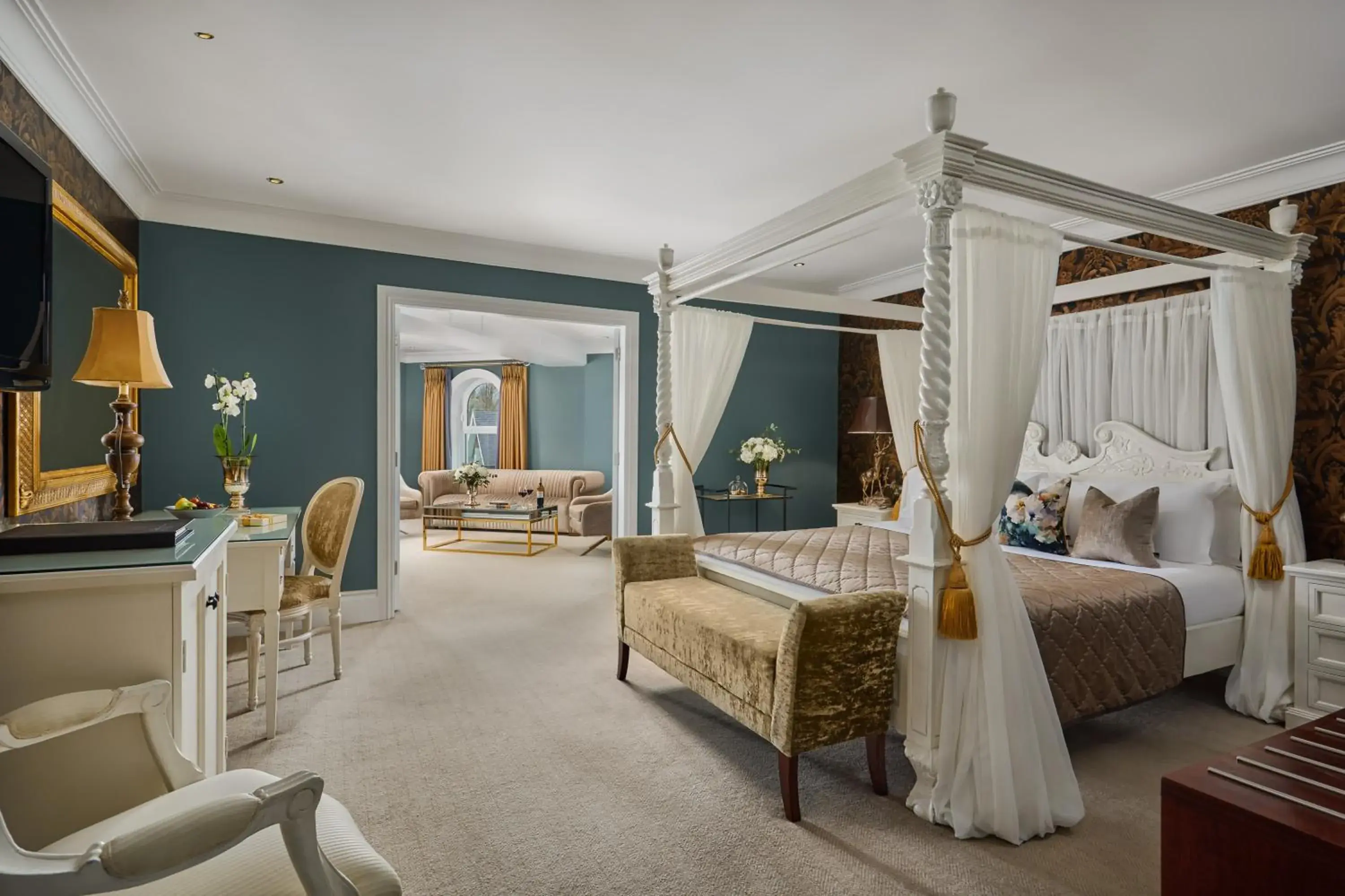 Living room, Bed in Muckross Park Hotel & Spa Living room, Bed in Muckross Park Hotel & Spa