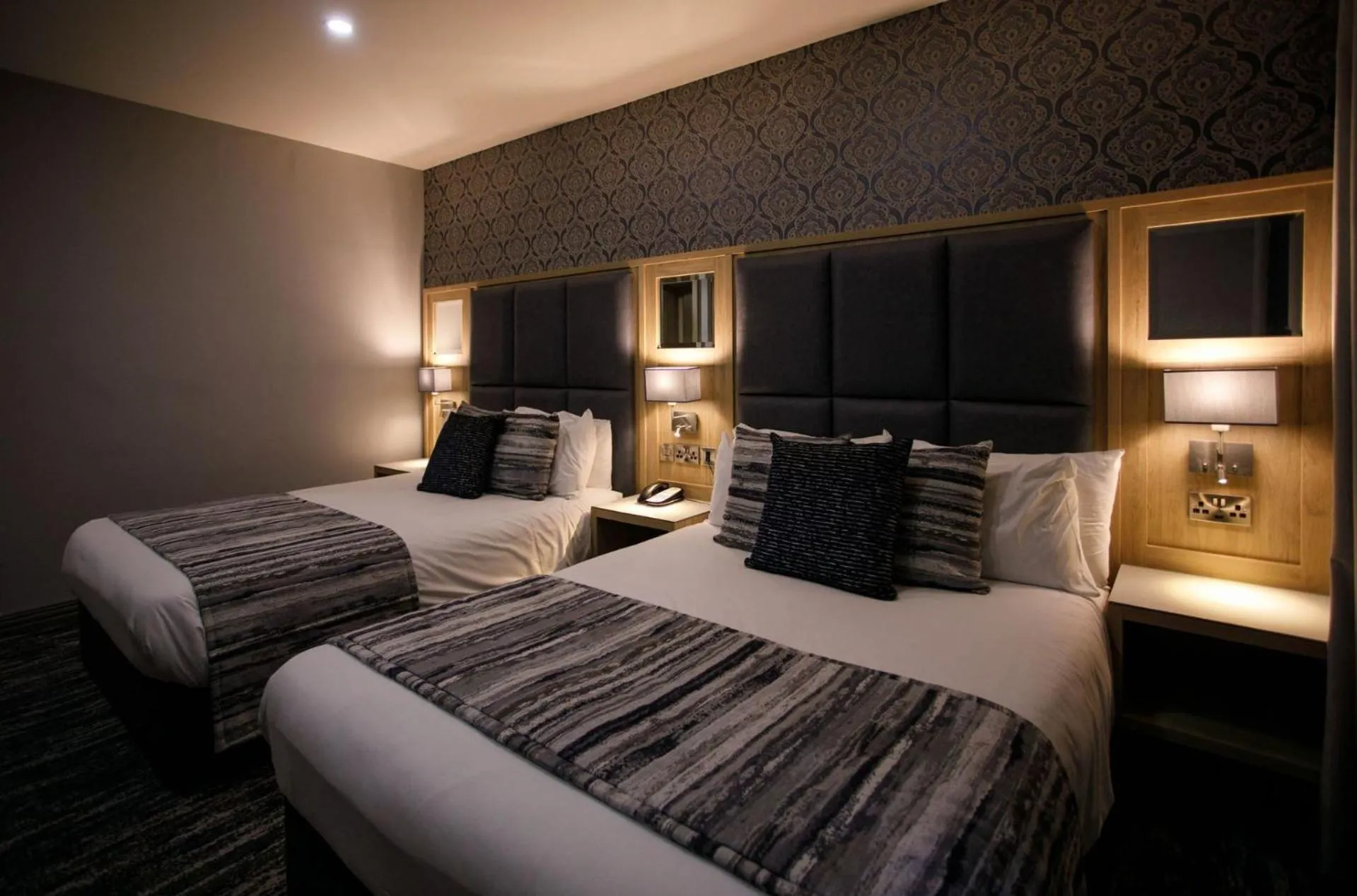 Bedroom, Bed in Mount Errigal Hotel, Conference & Leisure Centre