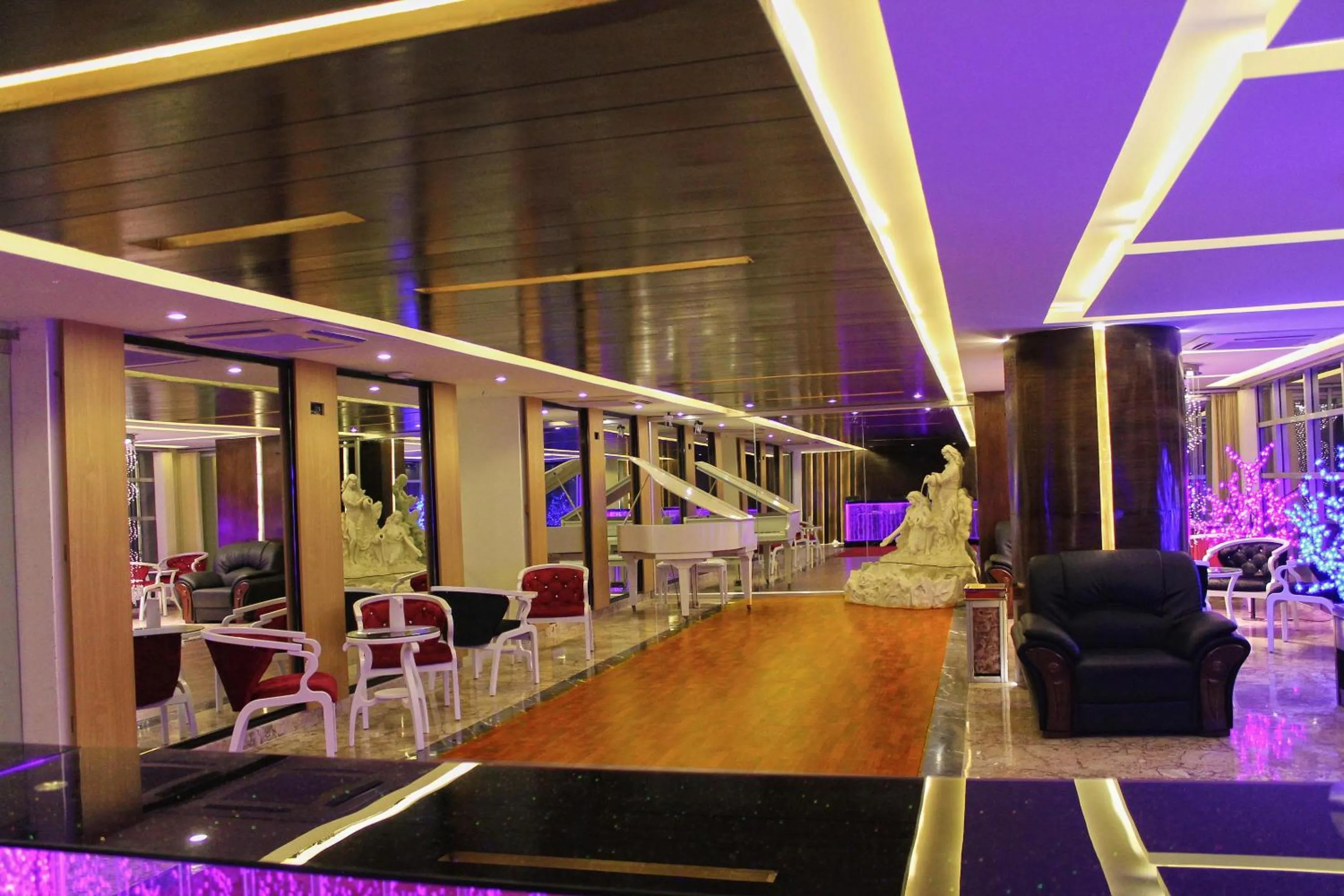 Lobby or reception in Hotel Noorjahan Grand